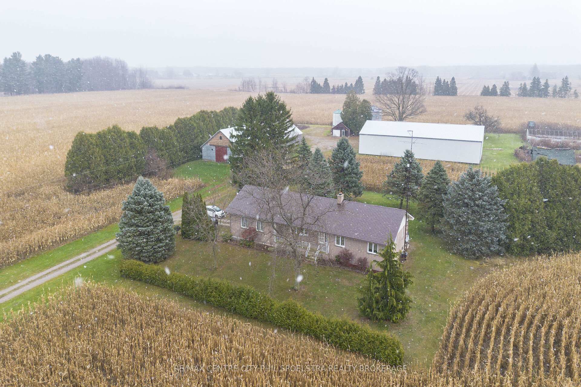 Photo 1 of 714 McCready Road, Dawn-Euphemia — HOMEH