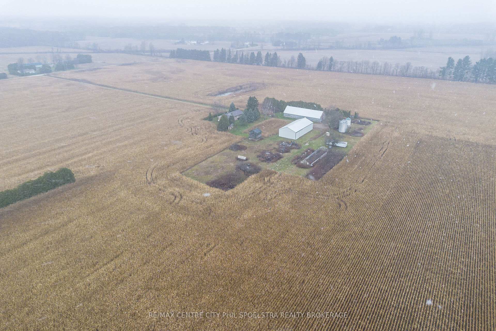 Photo 4 of 714 McCready Road, Dawn-Euphemia — HOMEH
