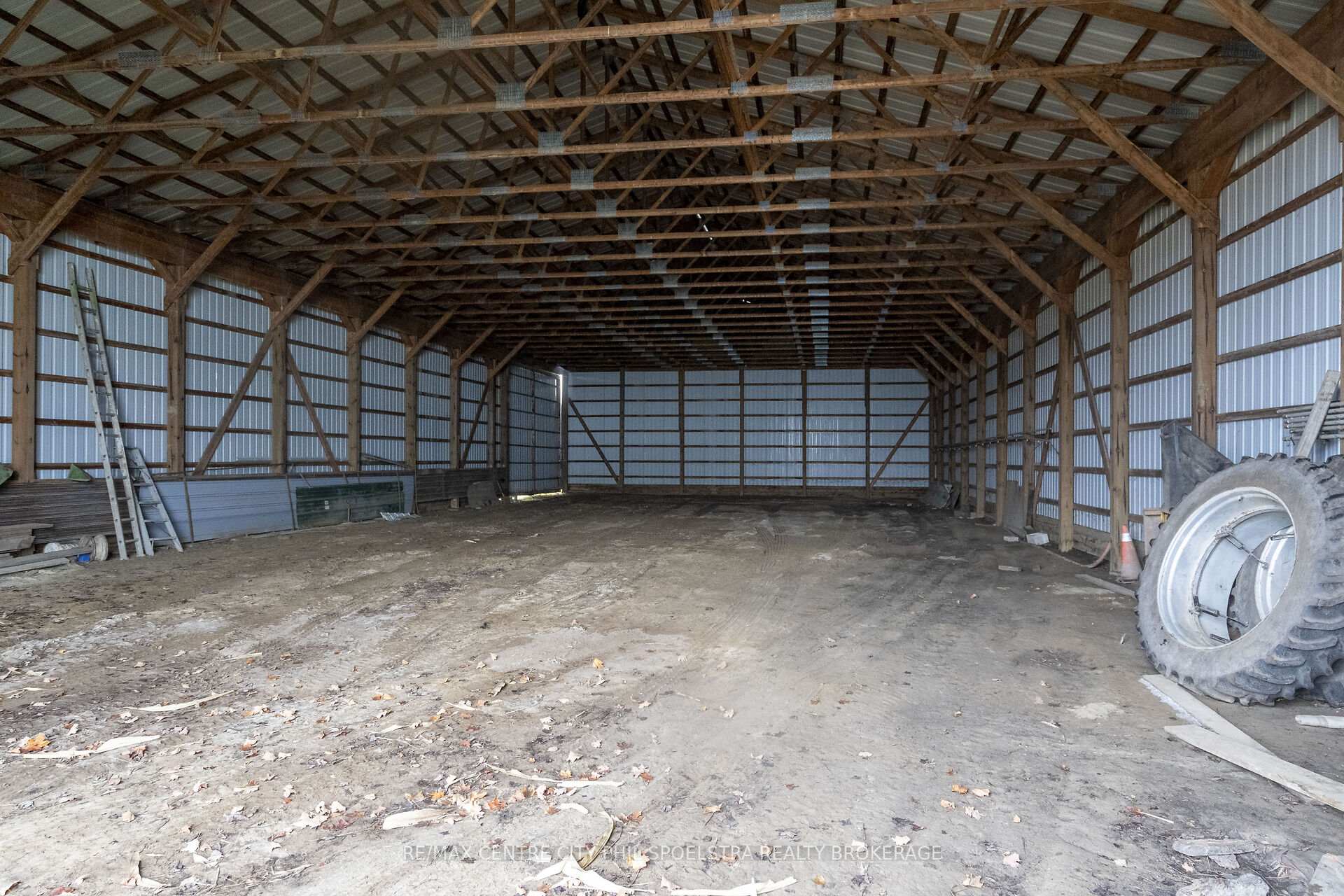 Photo 15 of 714 McCready Road, Dawn-Euphemia — HOMEH