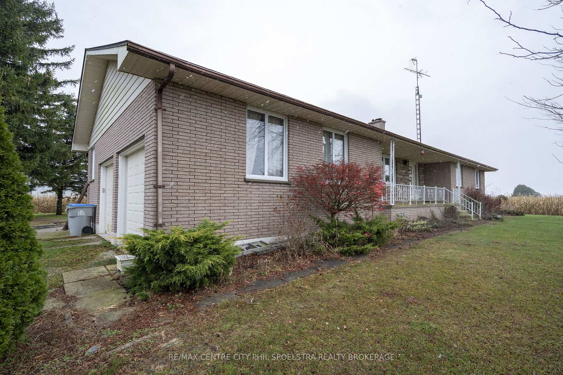Photo 18 of 714 McCready Road, Dawn-Euphemia — HOMEH