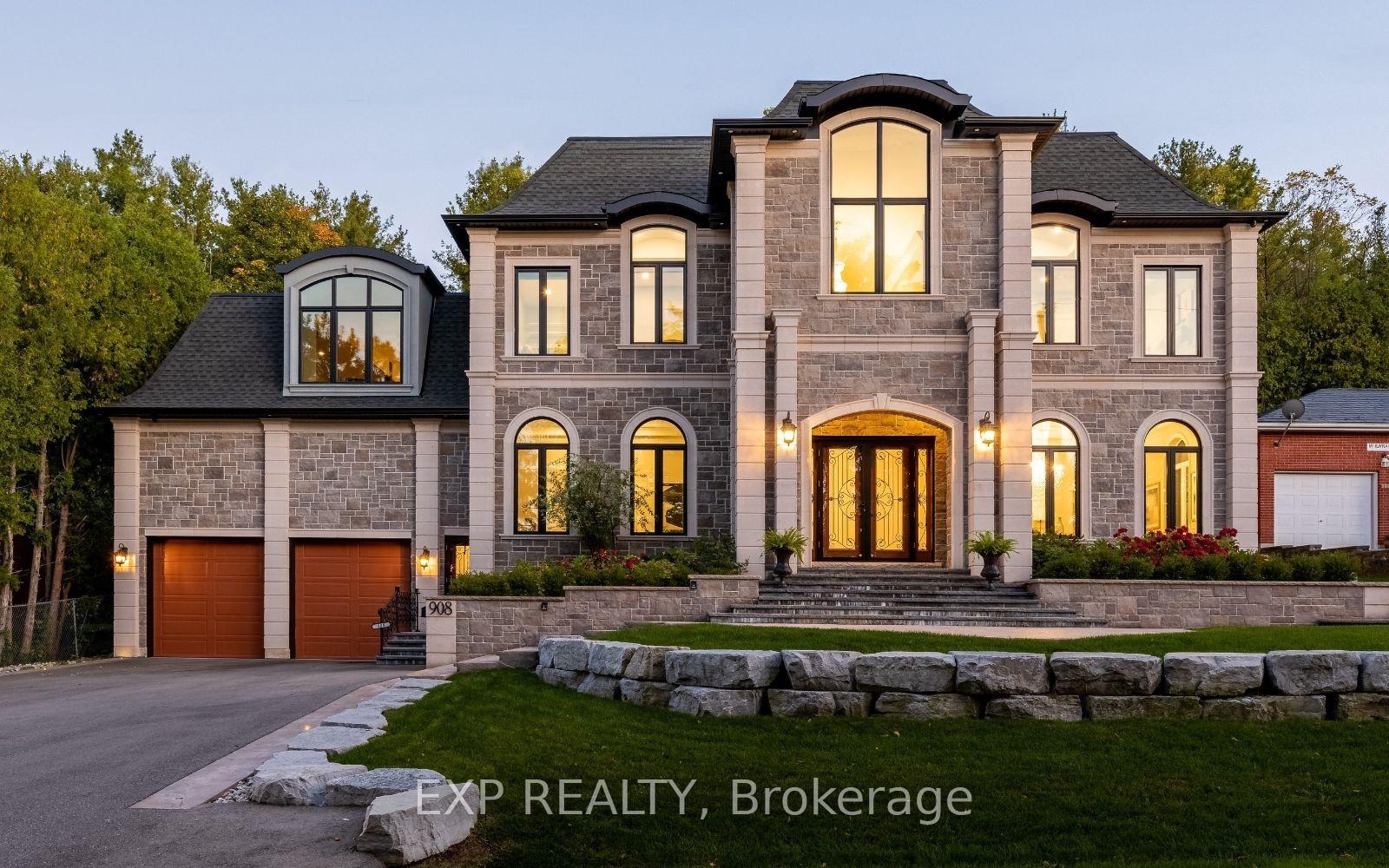 Front of 908 Bishop Place
