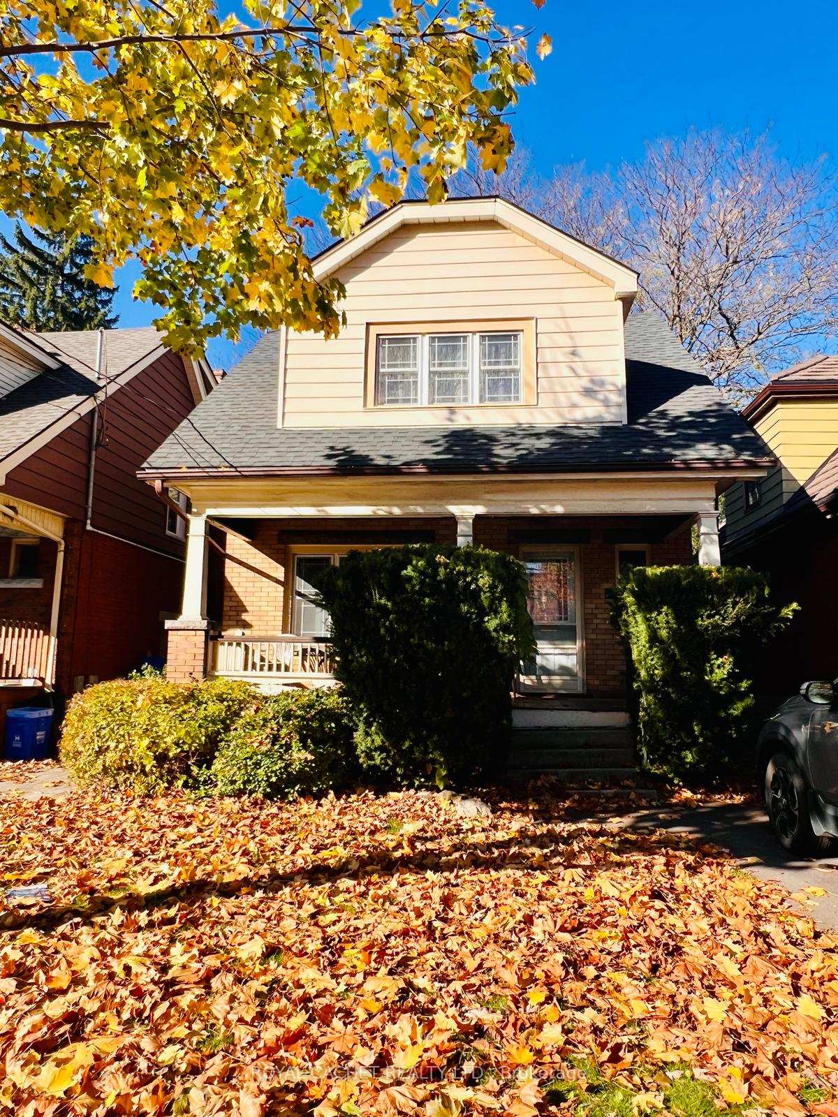 Photo 2 of 23 Haddon Avenue N, Hamilton, Westdale — HOMEH
