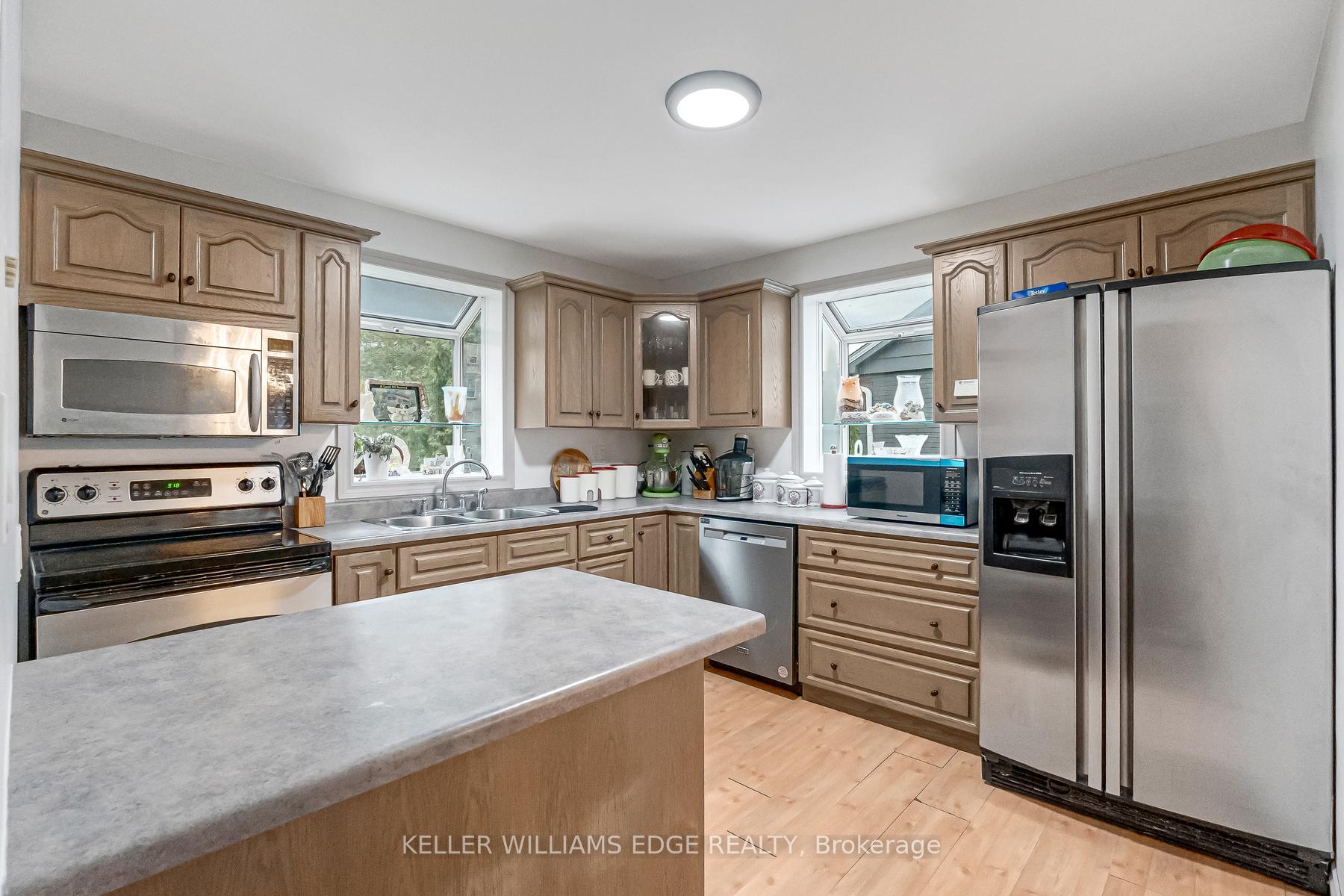 Photo 11 of 58 Duncombe Drive, Hamilton, Hill Park — HOMEH