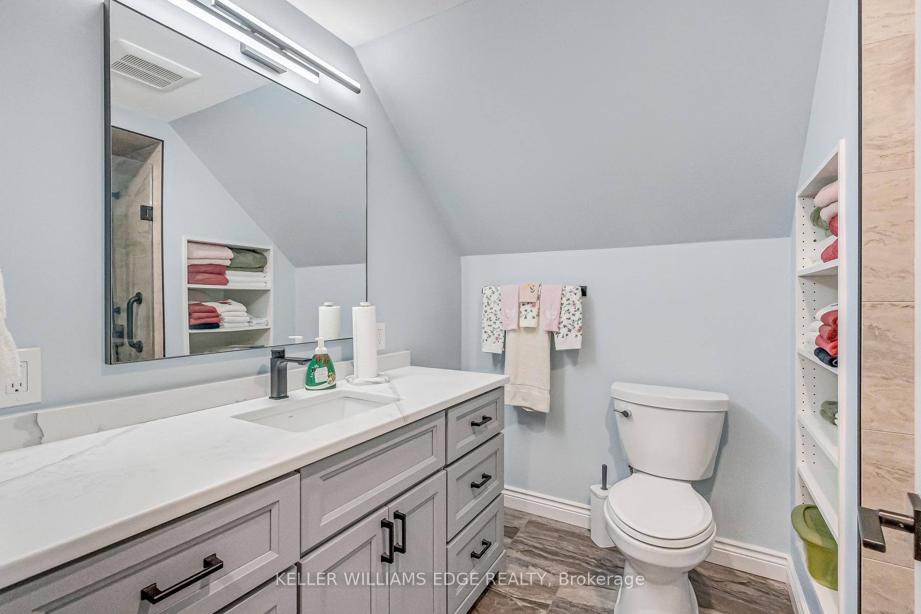 Photo 17 of 58 Duncombe Drive, Hamilton, Hill Park — HOMEH