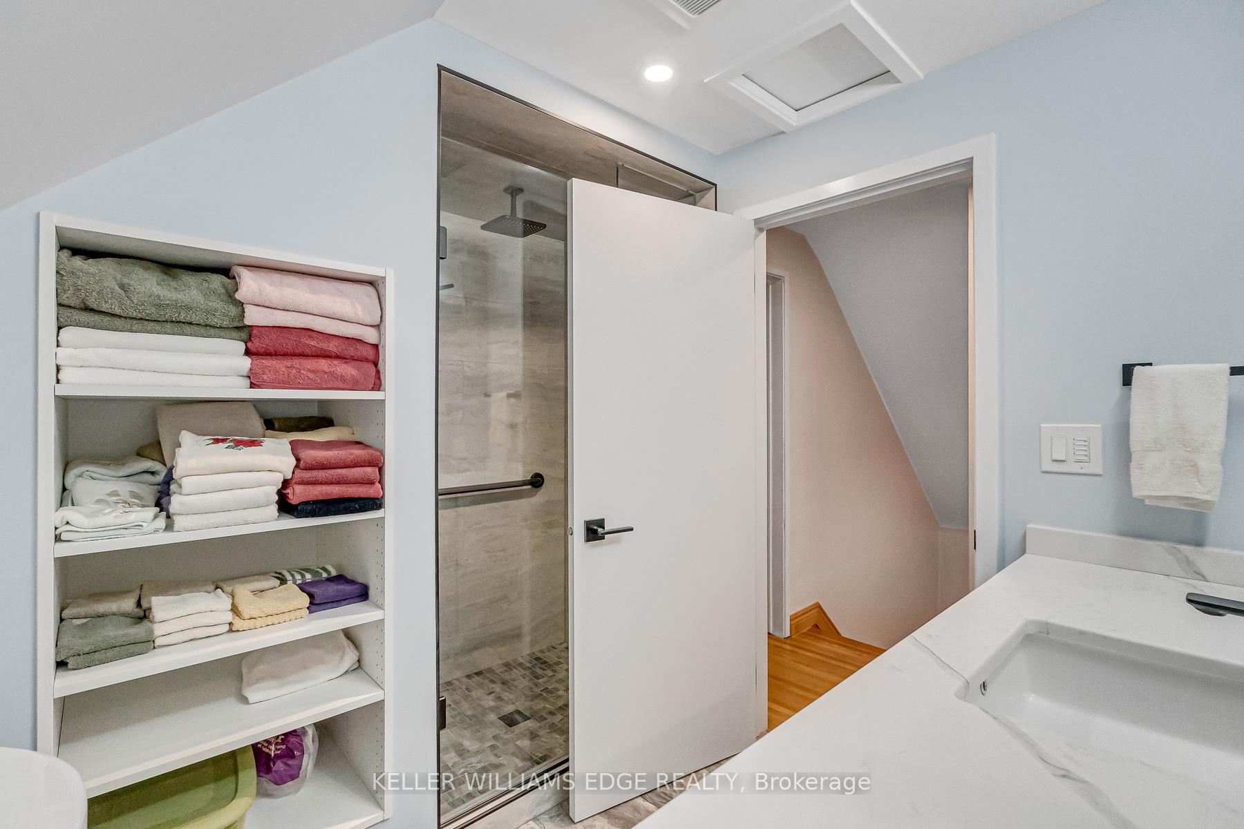 Photo 18 of 58 Duncombe Drive, Hamilton, Hill Park — HOMEH