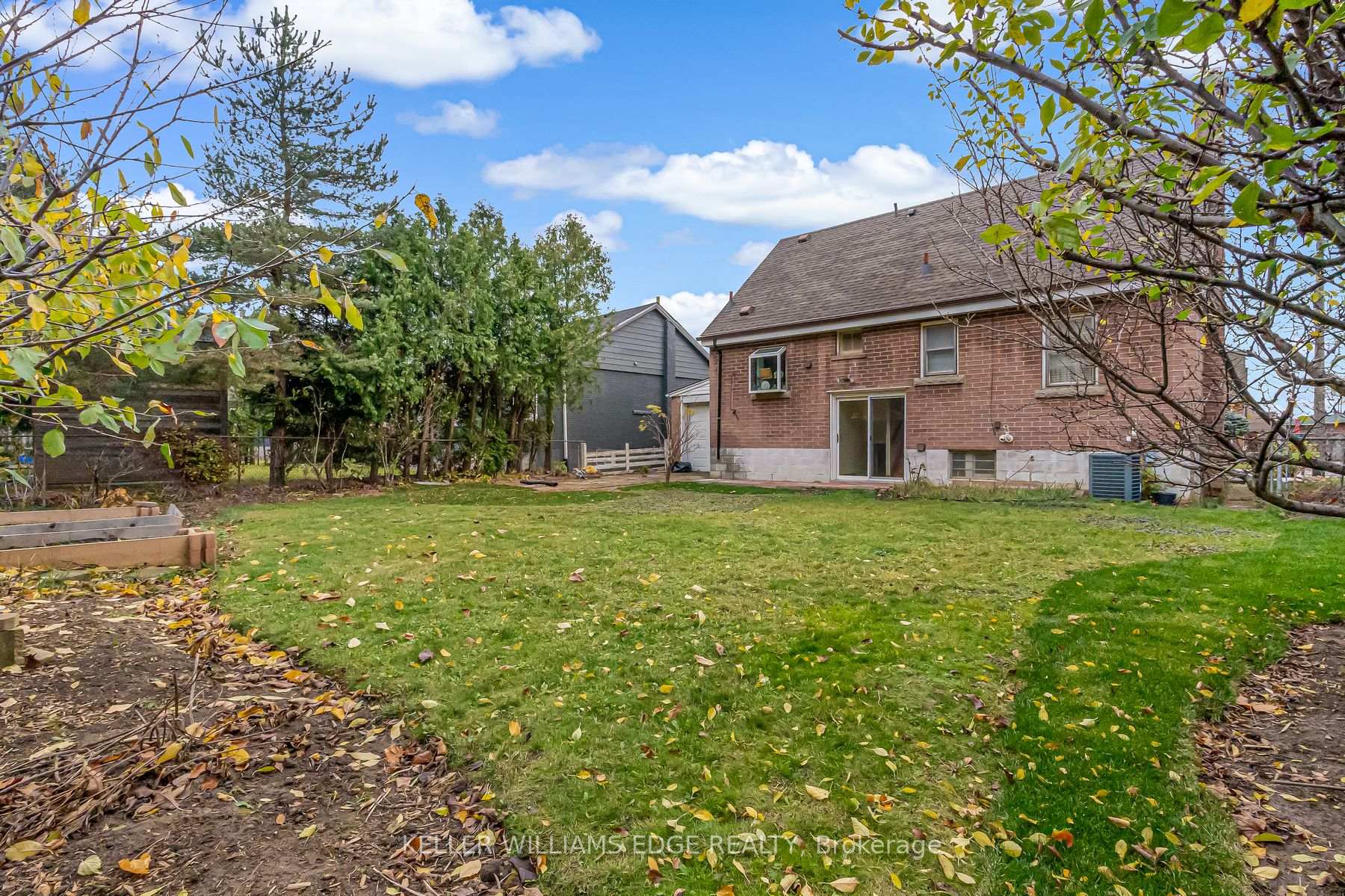 Photo 33 of 58 Duncombe Drive, Hamilton, Hill Park — HOMEH