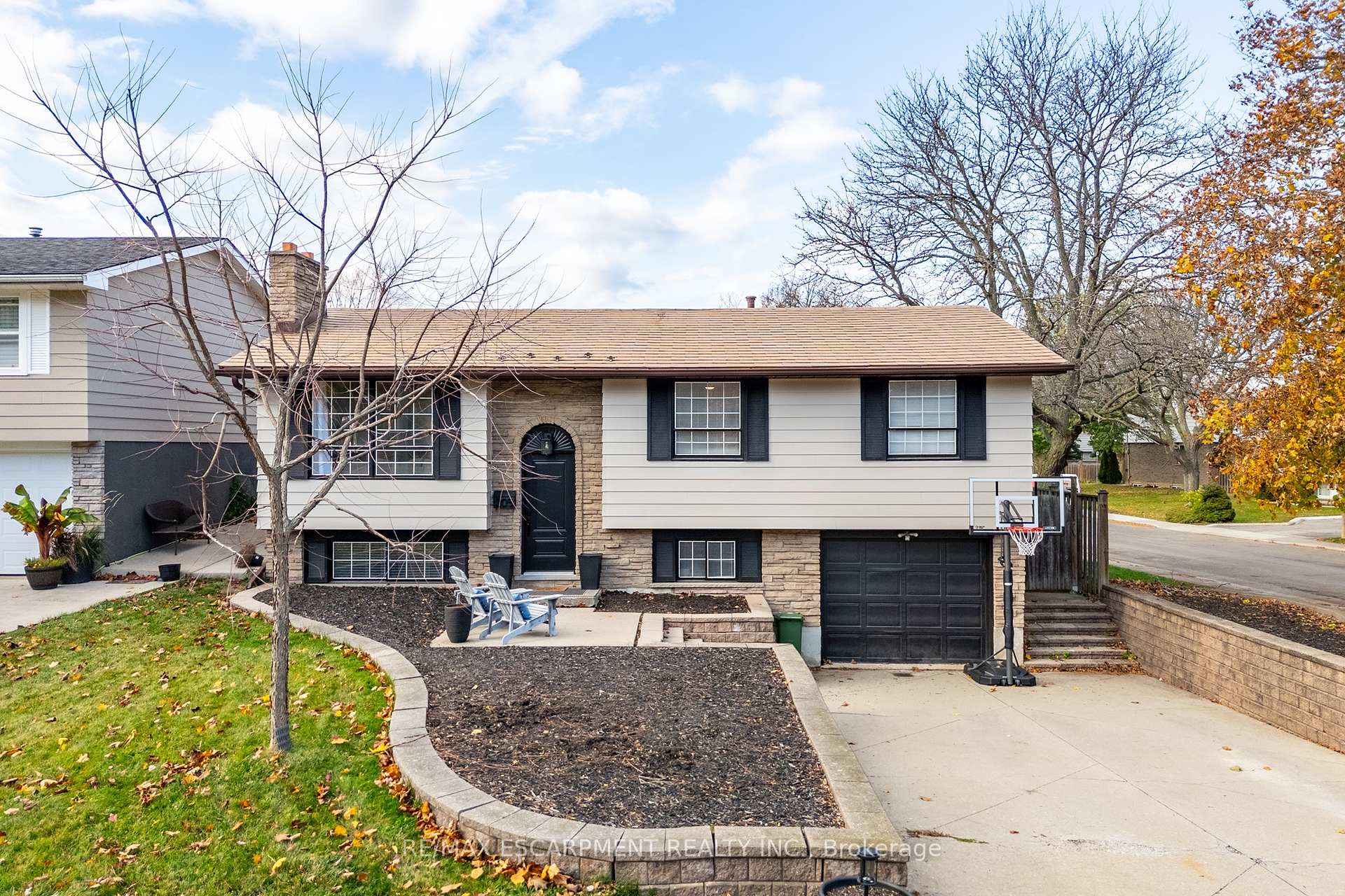 Photo 1 of 205 Hanover Place, Hamilton, Vincent — HOMEH
