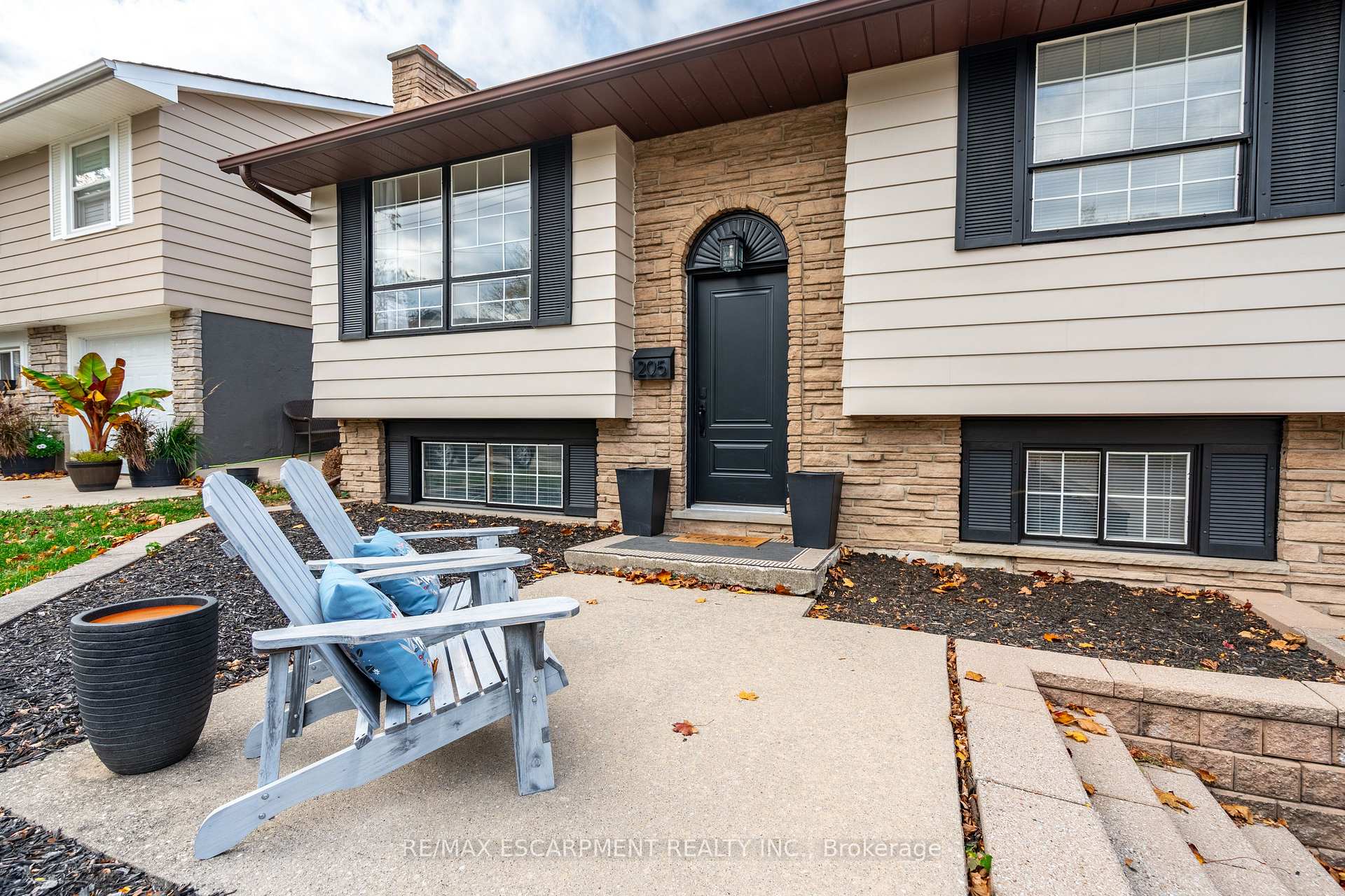 Photo 3 of 205 Hanover Place, Hamilton, Vincent — HOMEH