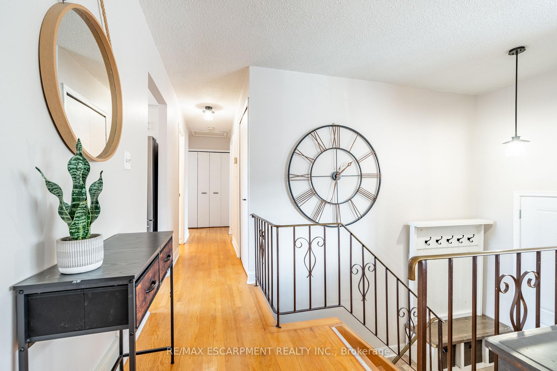 Photo 6 of 205 Hanover Place, Hamilton, Vincent — HOMEH