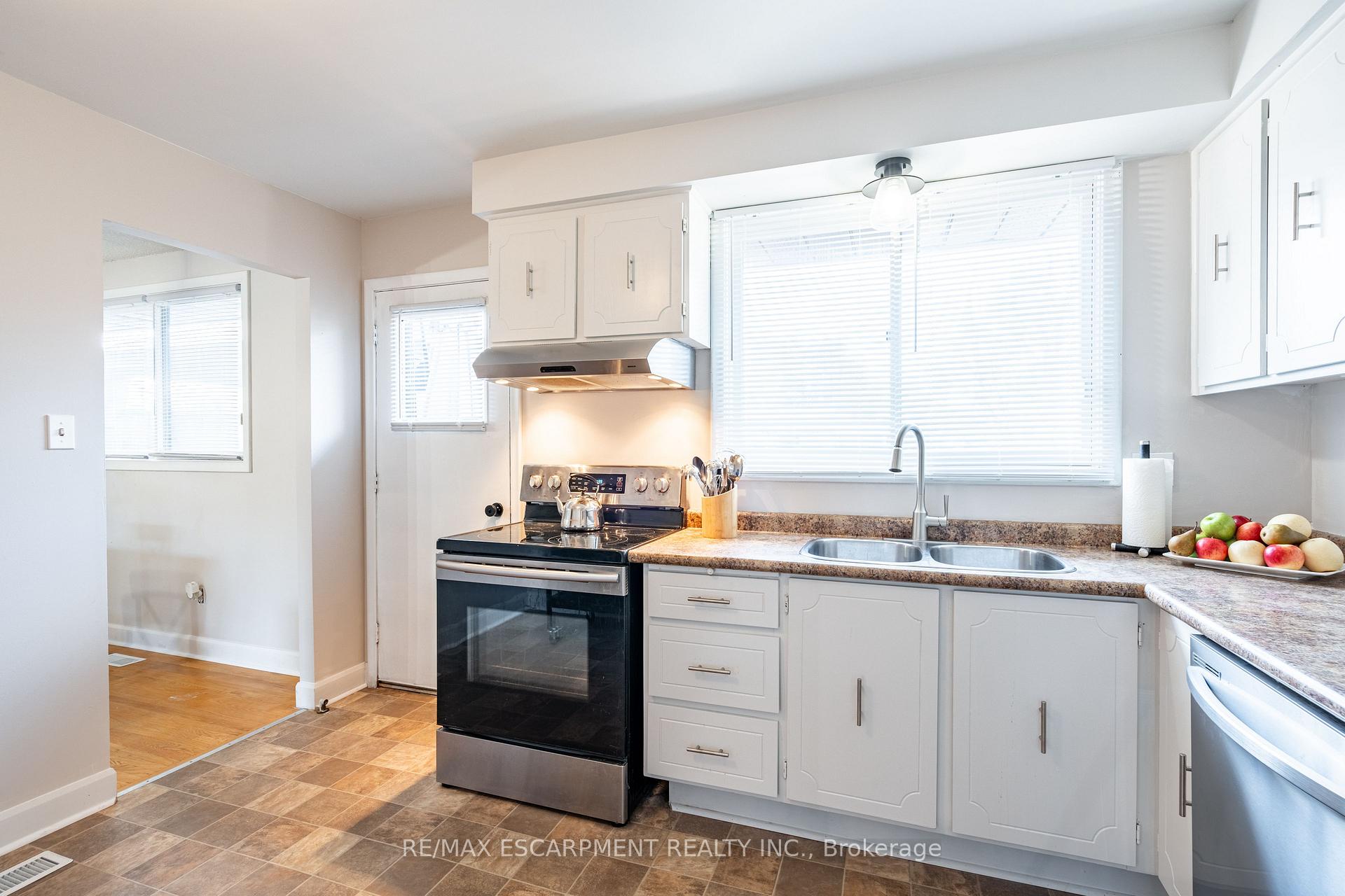 Photo 13 of 205 Hanover Place, Hamilton, Vincent — HOMEH