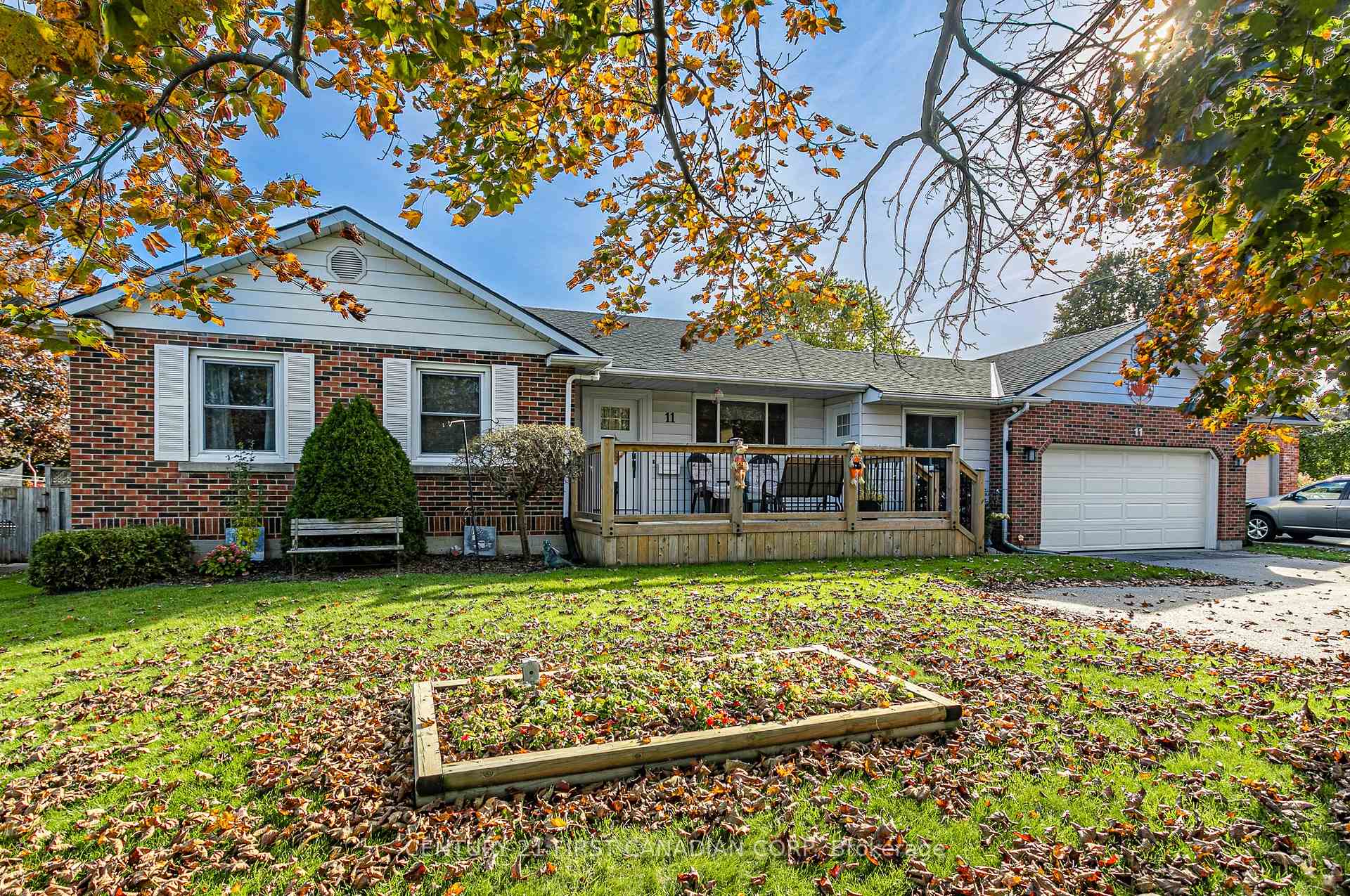 Photo 1 of 11 Fairview Avenue, St. Thomas — HOMEH