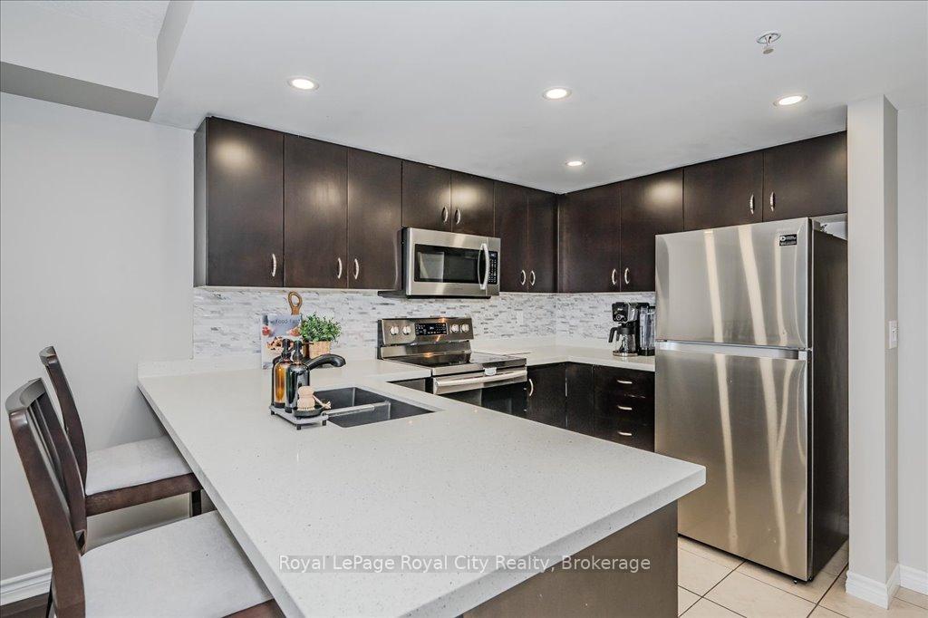 Photo 11 of Unit 403, 41 Goodwin Drive, Guelph, Pineridge/Westminster Woods — HOMEH