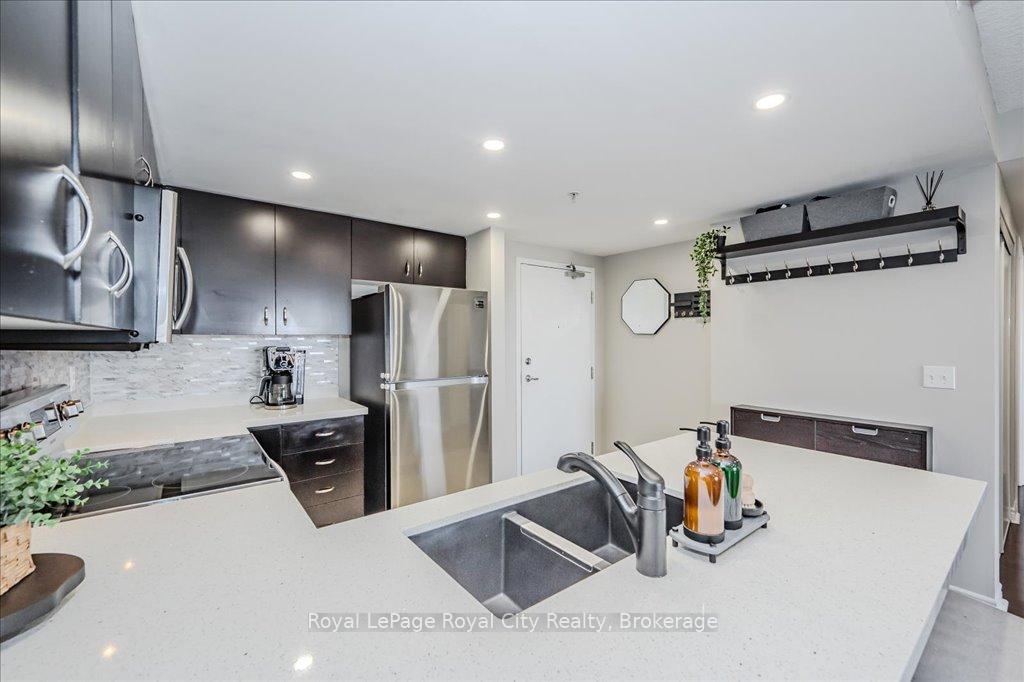 Photo 13 of Unit 403, 41 Goodwin Drive, Guelph, Pineridge/Westminster Woods — HOMEH