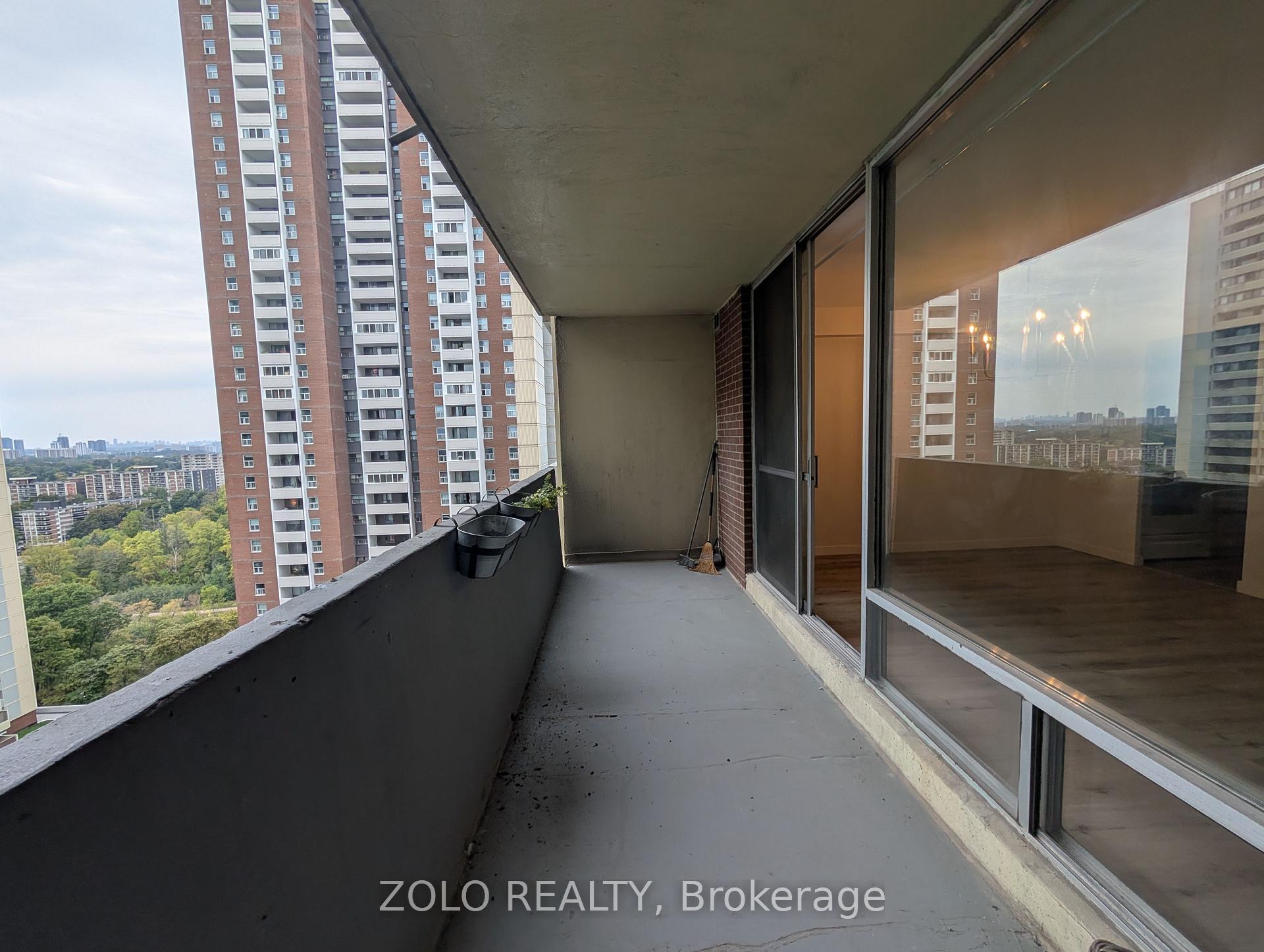 Photo 6 of Unit 1801, 5 Massey Square, Toronto, Crescent Town — HOMEH