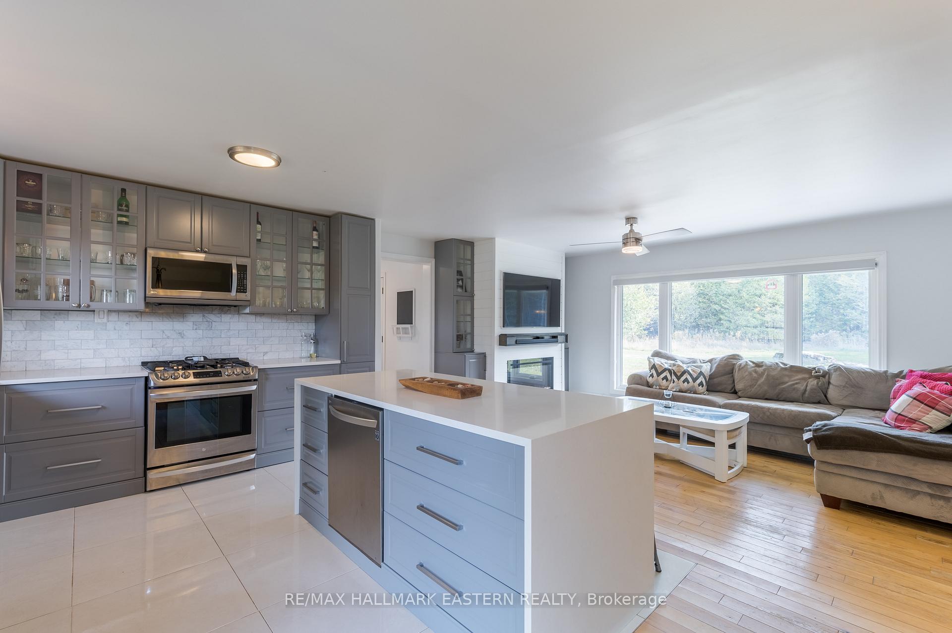 Photo 3 of 548 8th Line S Dummer Road, Douro-Dummer — HOMEH