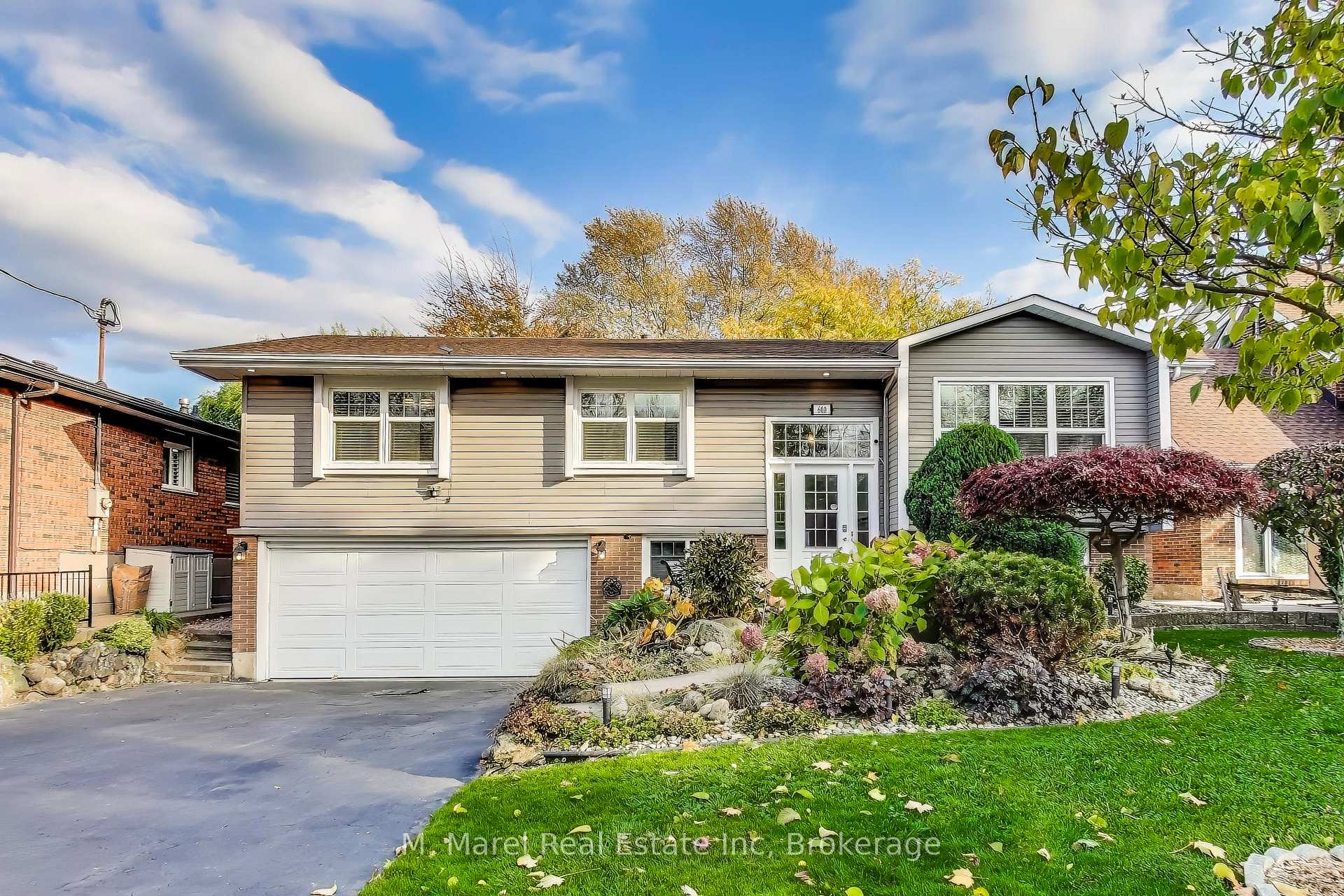 Photo 1 of 600 Grays Road, Hamilton, Confederation Park — HOMEH