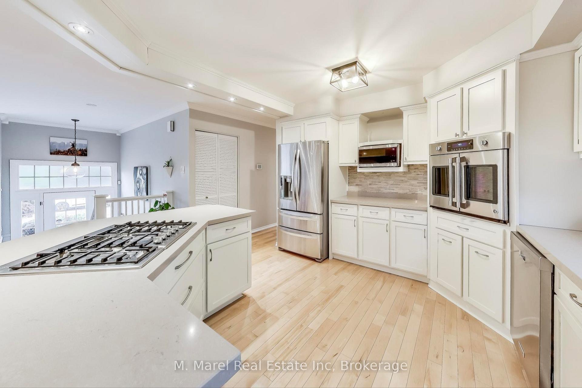 Photo 11 of 600 Grays Road, Hamilton, Confederation Park — HOMEH