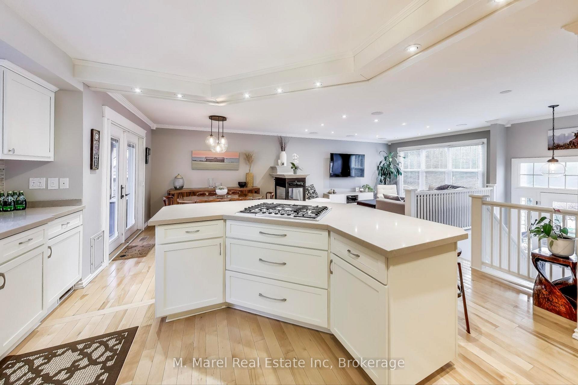 Photo 13 of 600 Grays Road, Hamilton, Confederation Park — HOMEH