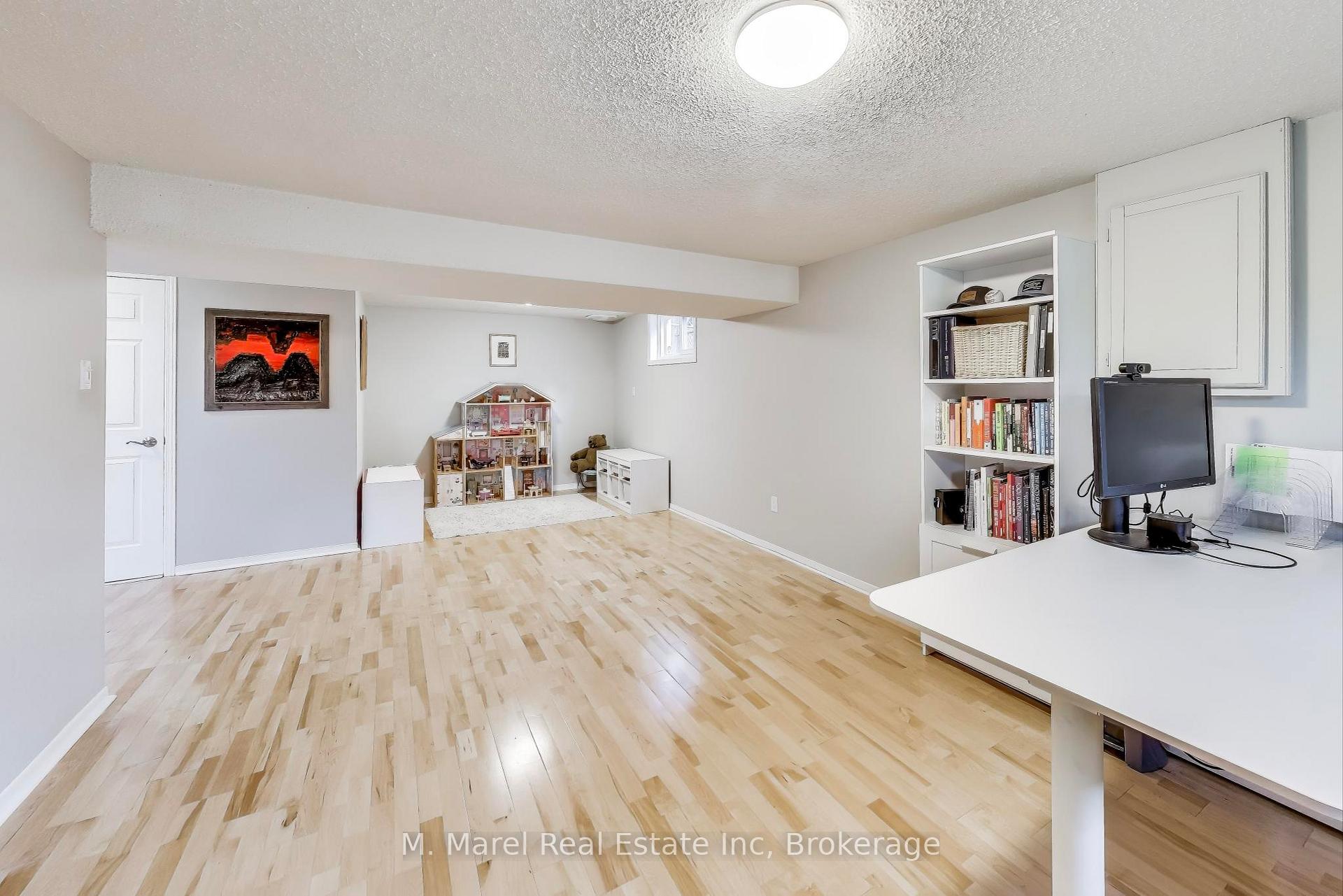 Photo 22 of 600 Grays Road, Hamilton, Confederation Park — HOMEH