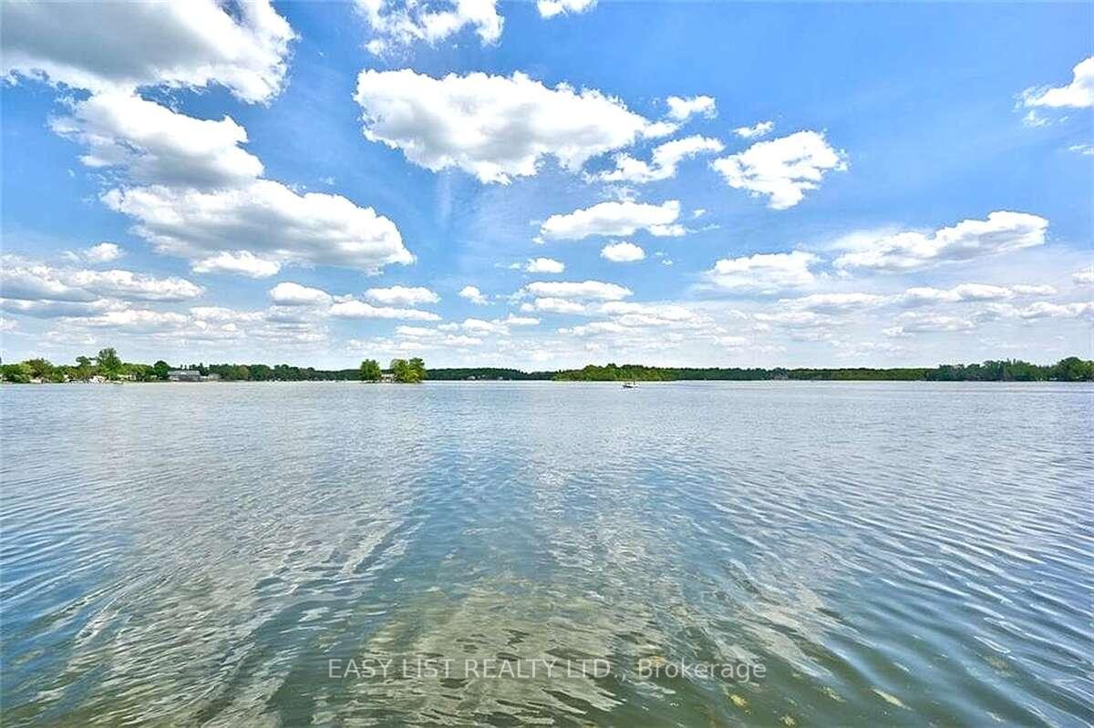 Photo 24 of 34 Sandy Shore Boulevard, Puslinch, Puslinch Lake Settlement Areas — HOMEH