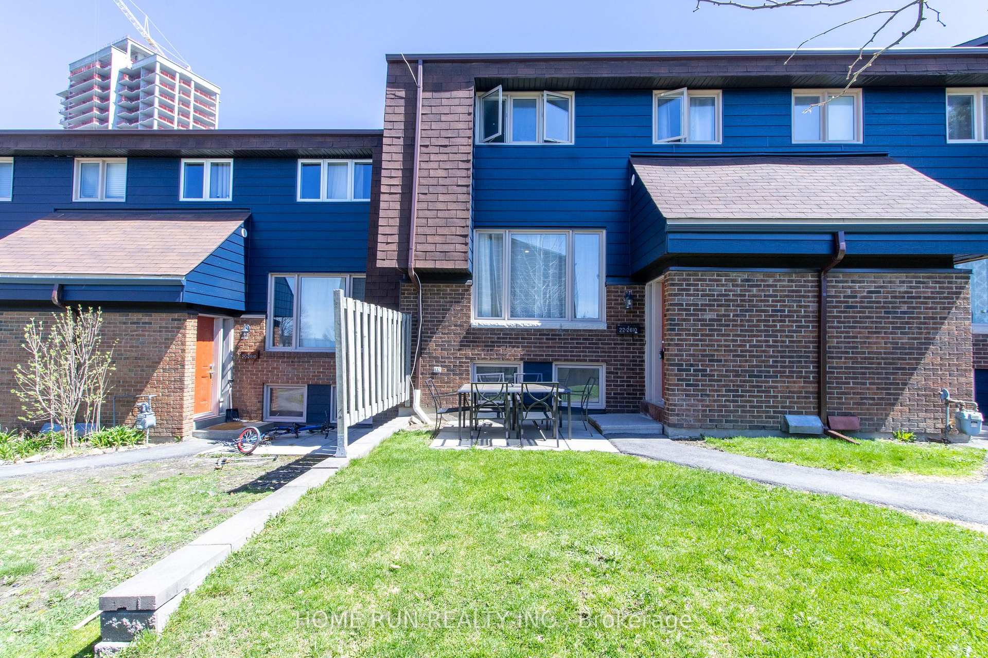 Front of Unit 22, 2610 Draper Avenue
