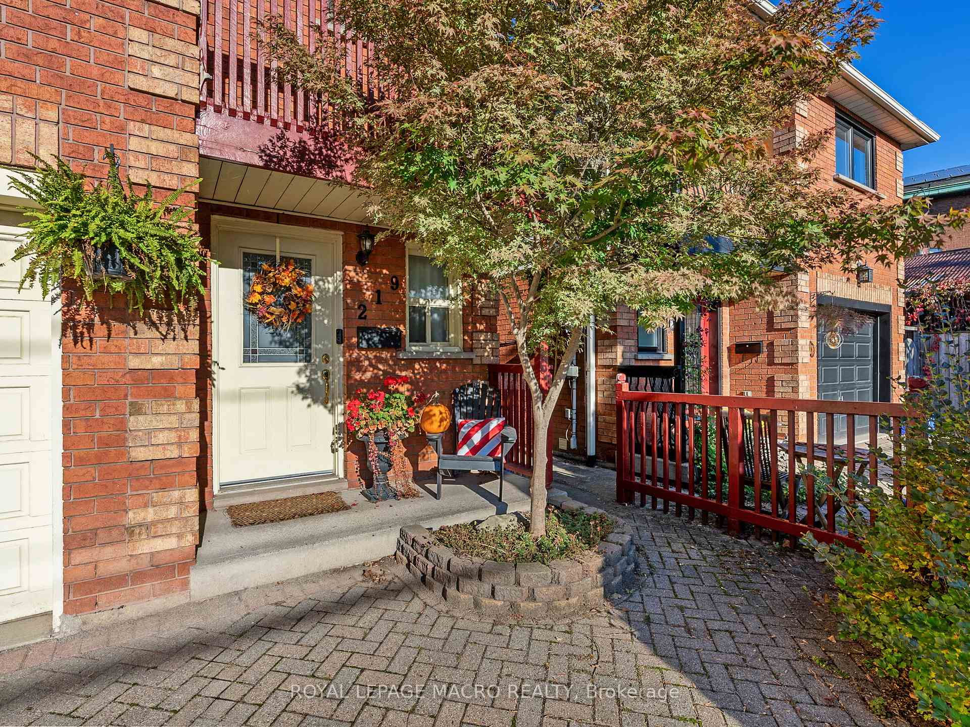 Photo 3 of 219 Bay Street N, Hamilton, Central — HOMEH