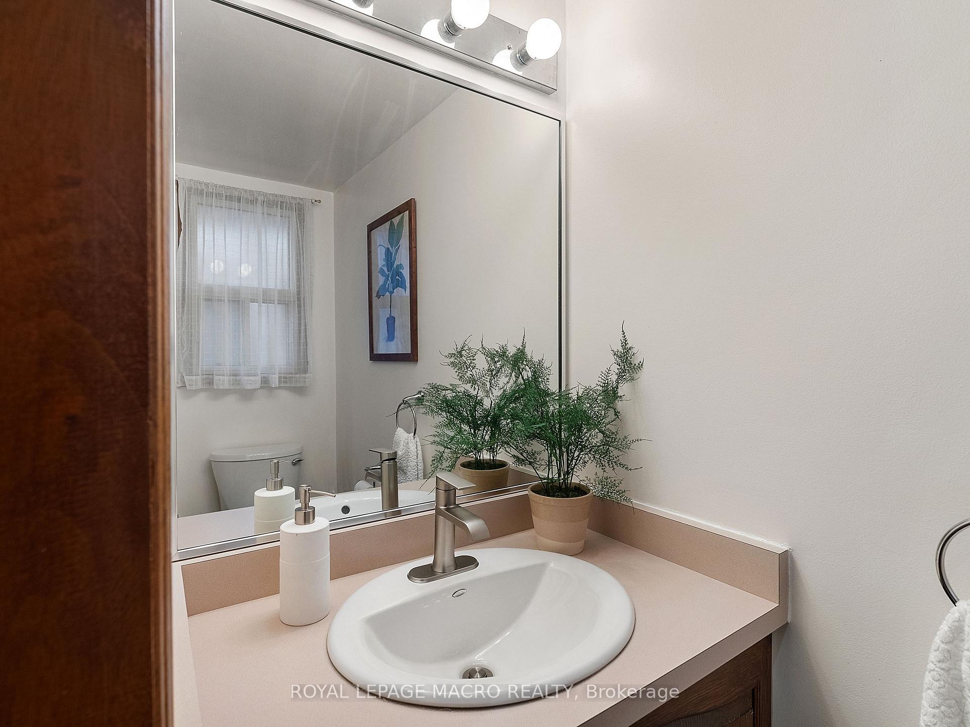 Photo 5 of 219 Bay Street N, Hamilton, Central — HOMEH