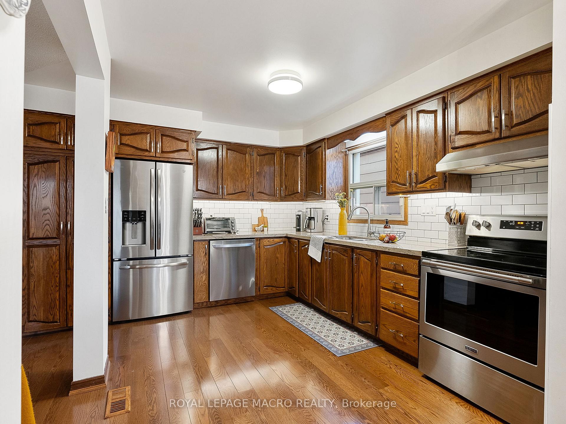 Photo 14 of 219 Bay Street N, Hamilton, Central — HOMEH