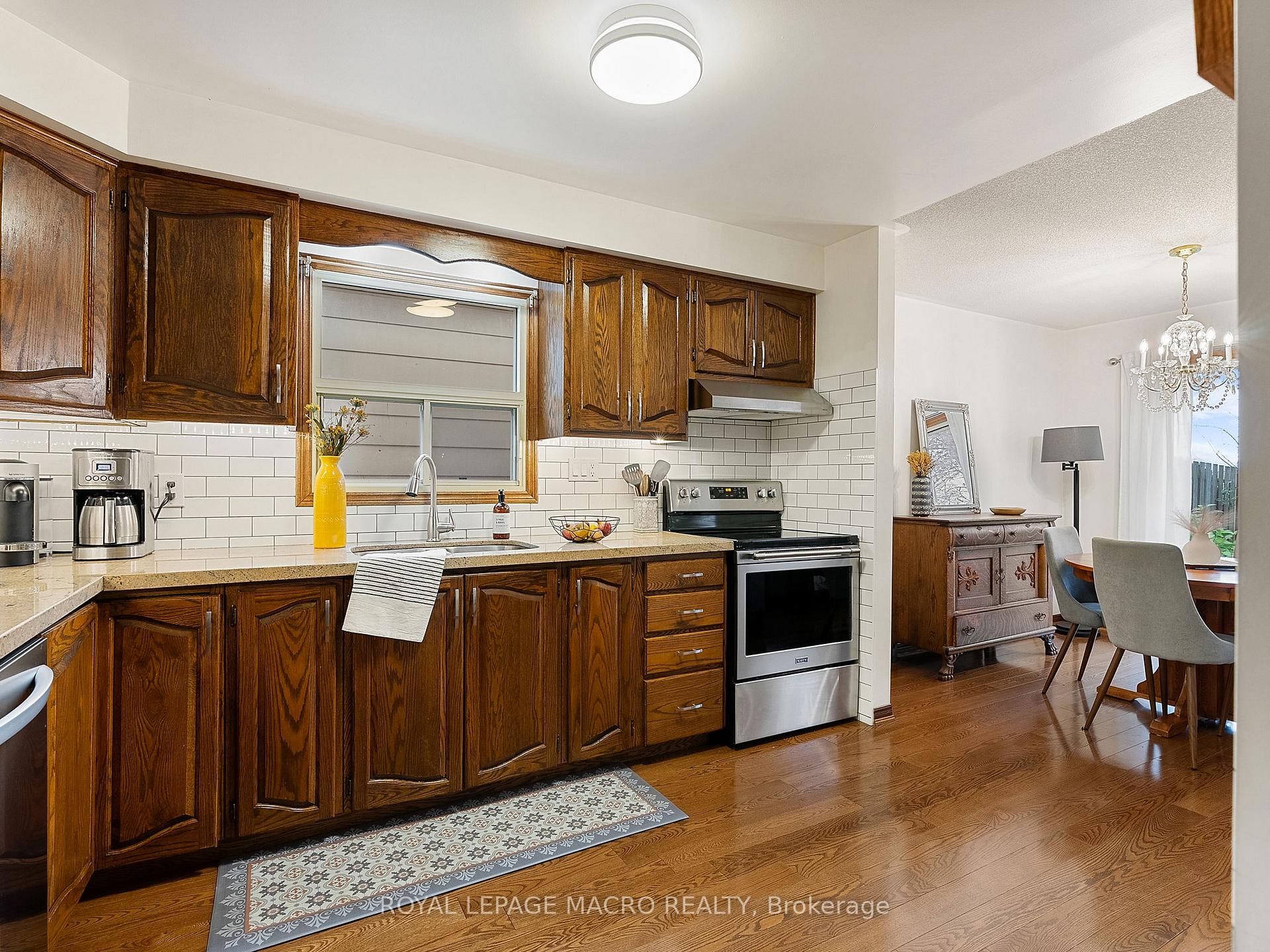 Photo 16 of 219 Bay Street N, Hamilton, Central — HOMEH