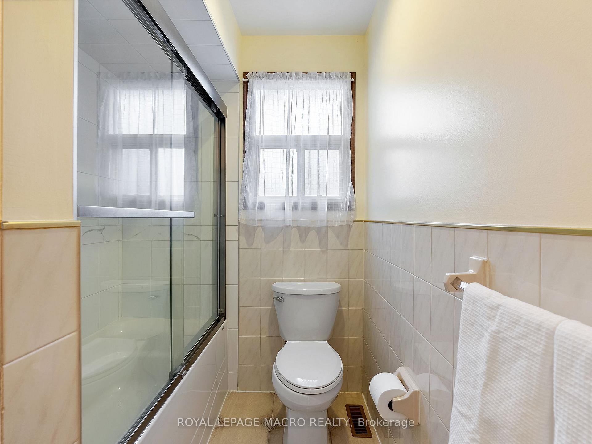 Photo 20 of 219 Bay Street N, Hamilton, Central — HOMEH