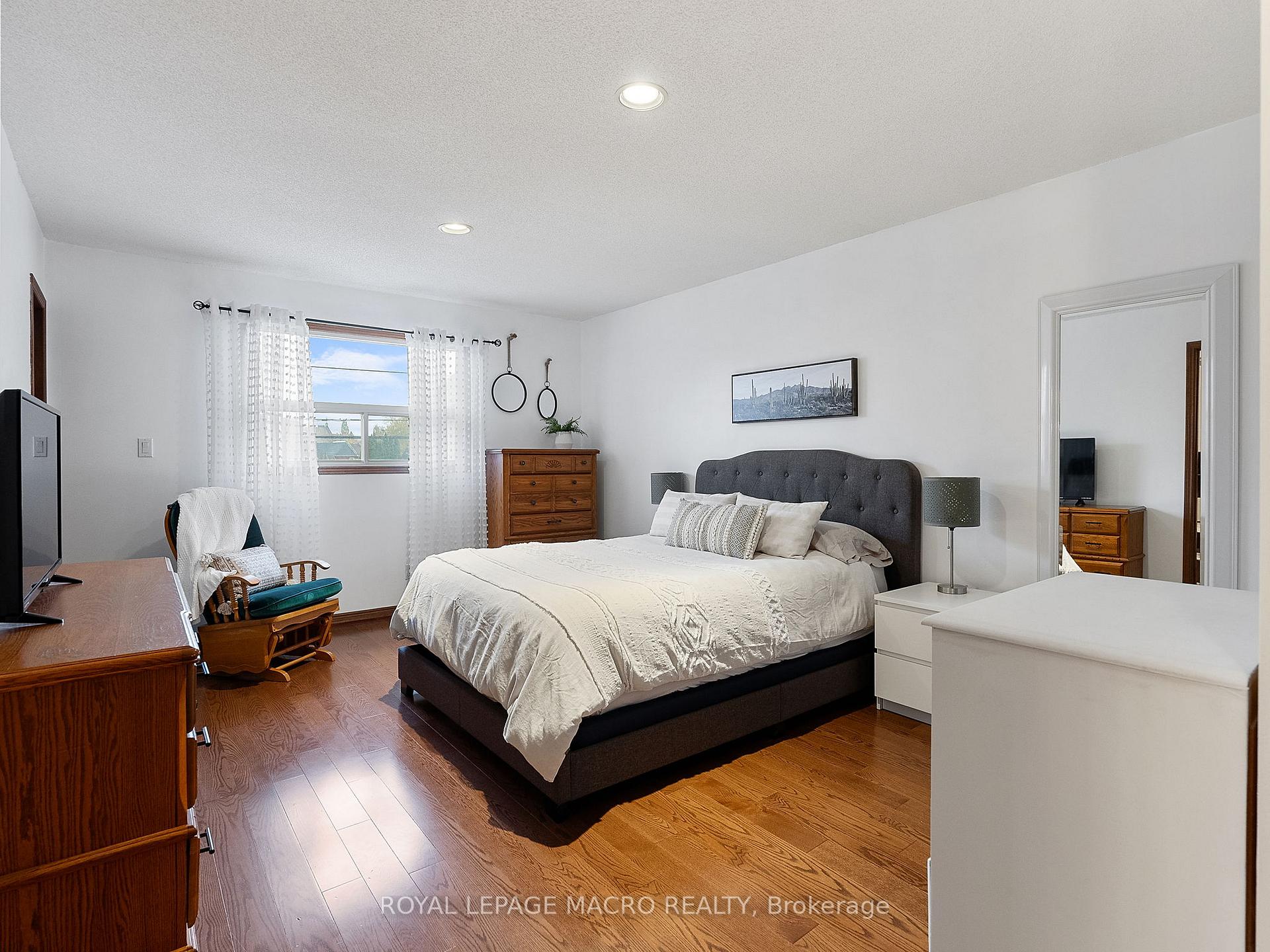 Photo 26 of 219 Bay Street N, Hamilton, Central — HOMEH