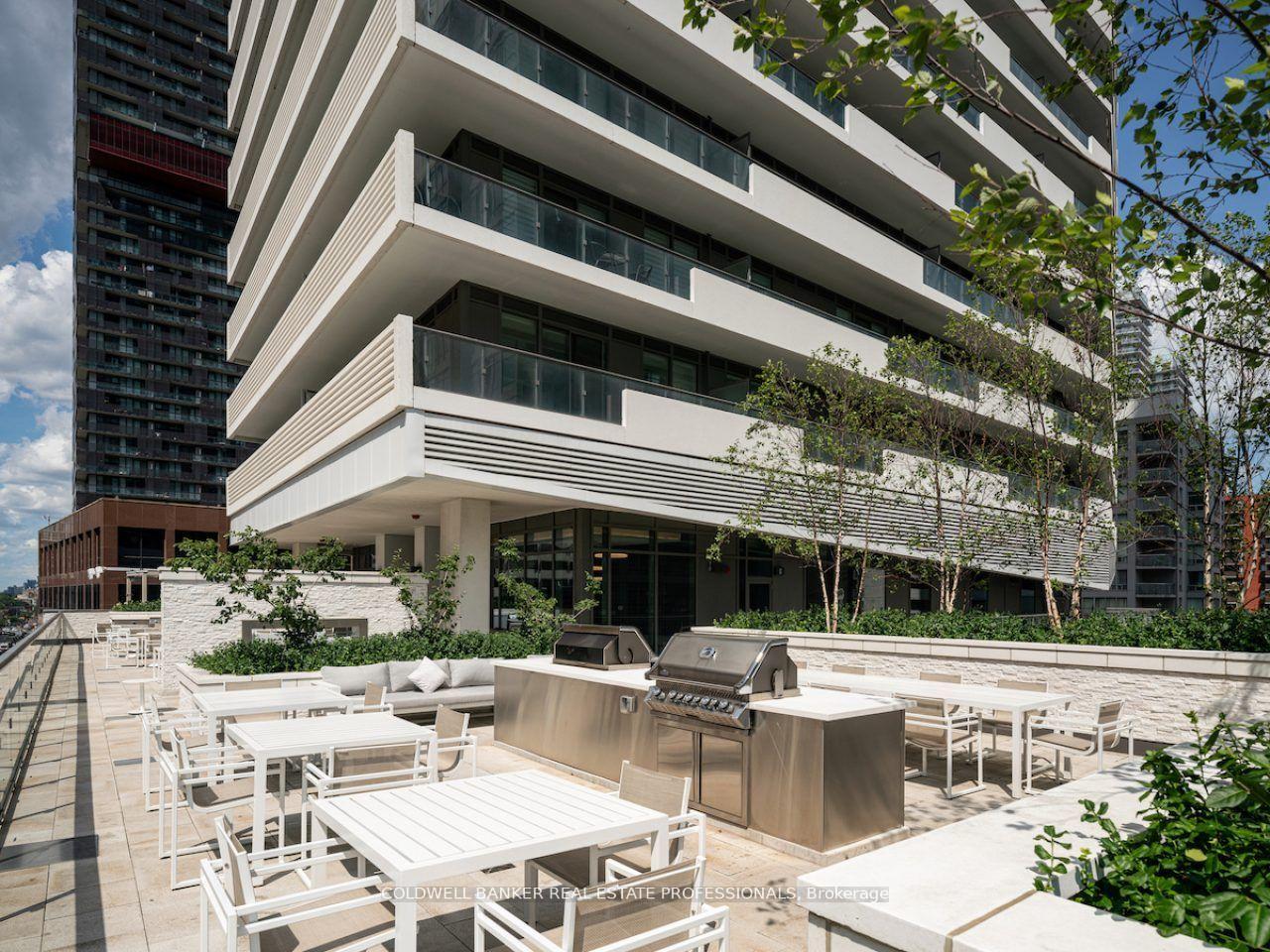 Front of Unit 5504, 2221 Yonge Street