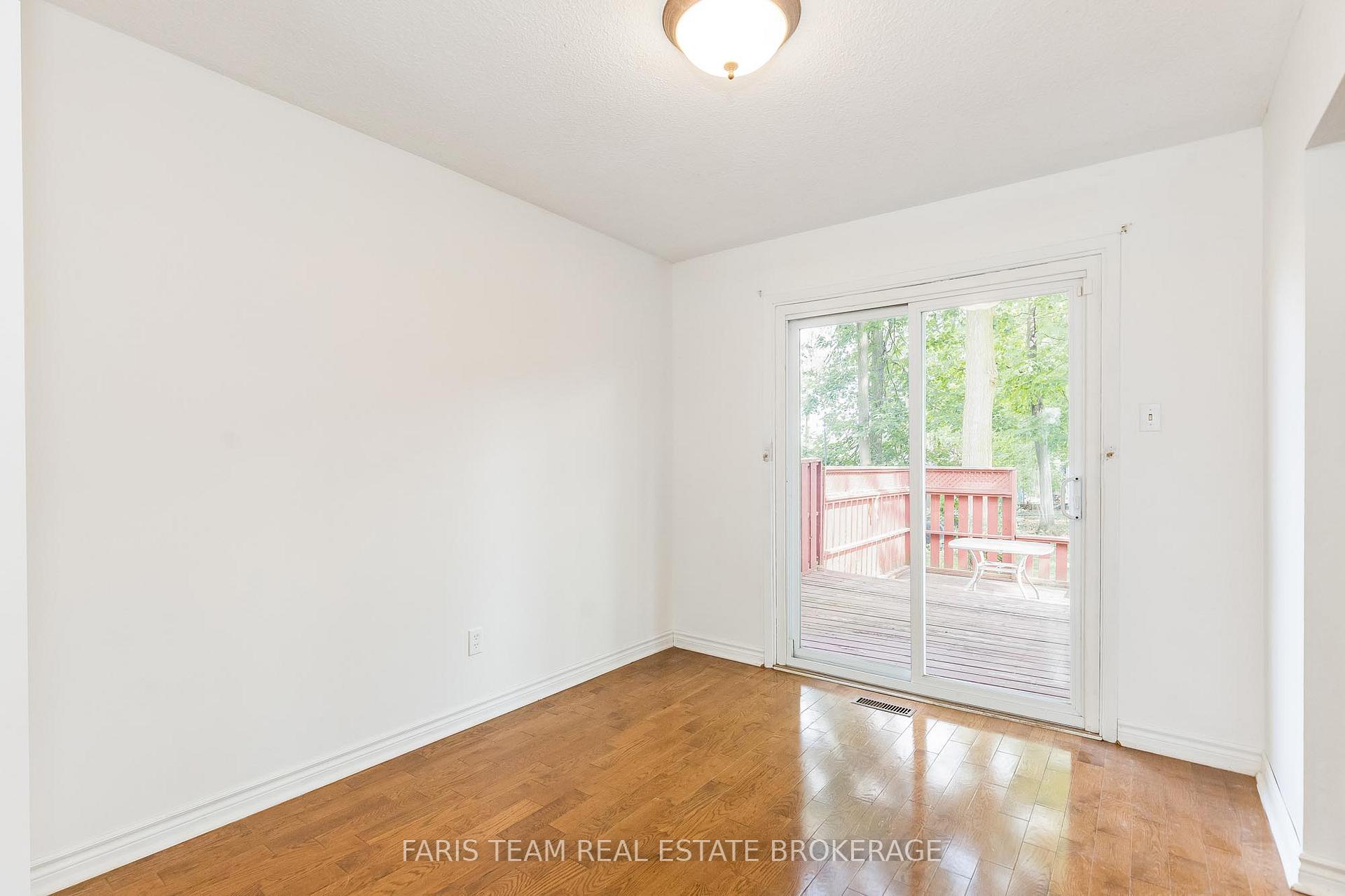 Photo 7 of 41 Farmingdale Crescent, Barrie, Cundles East — HOMEH