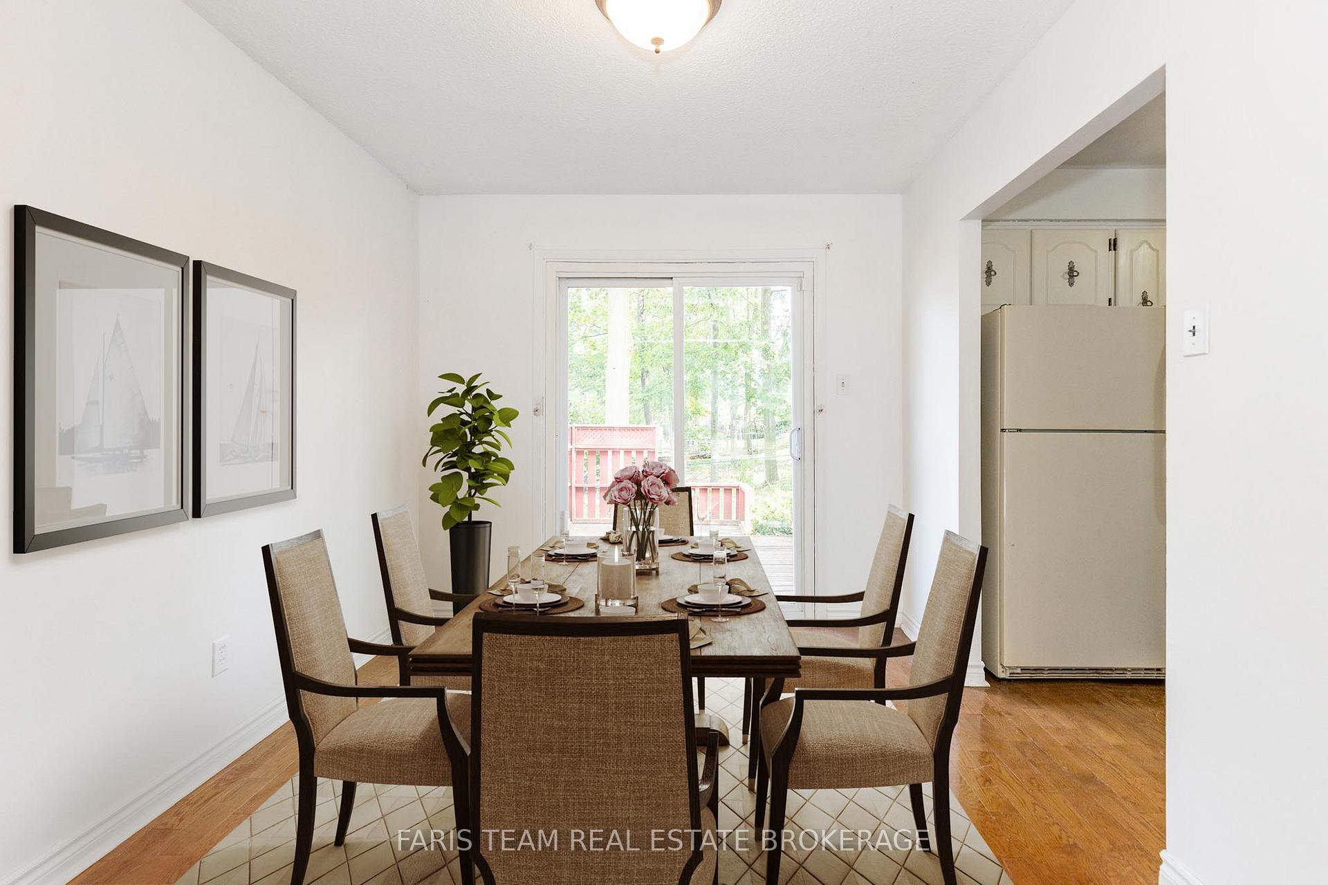 Photo 8 of 41 Farmingdale Crescent, Barrie, Cundles East — HOMEH