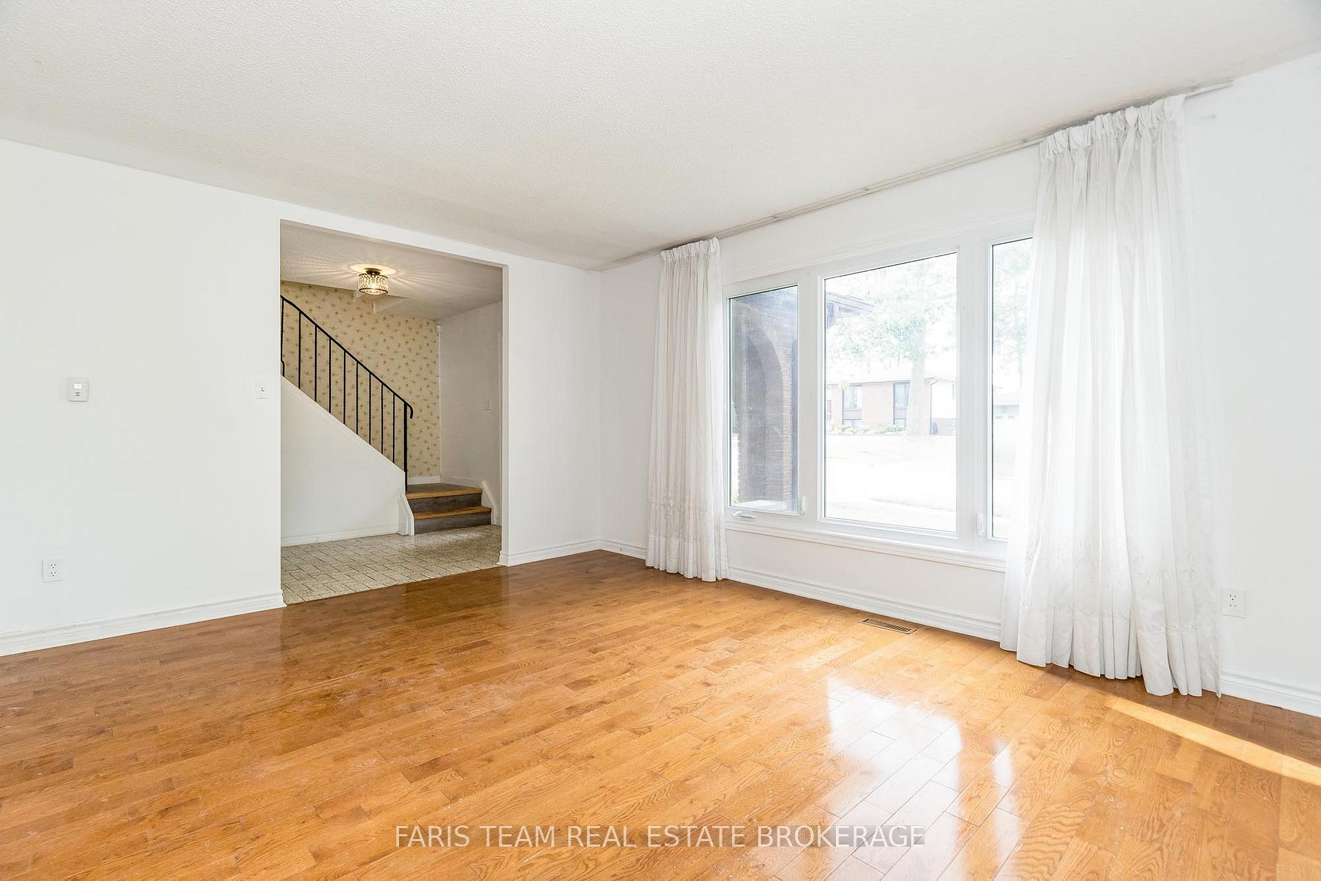 Photo 11 of 41 Farmingdale Crescent, Barrie, Cundles East — HOMEH