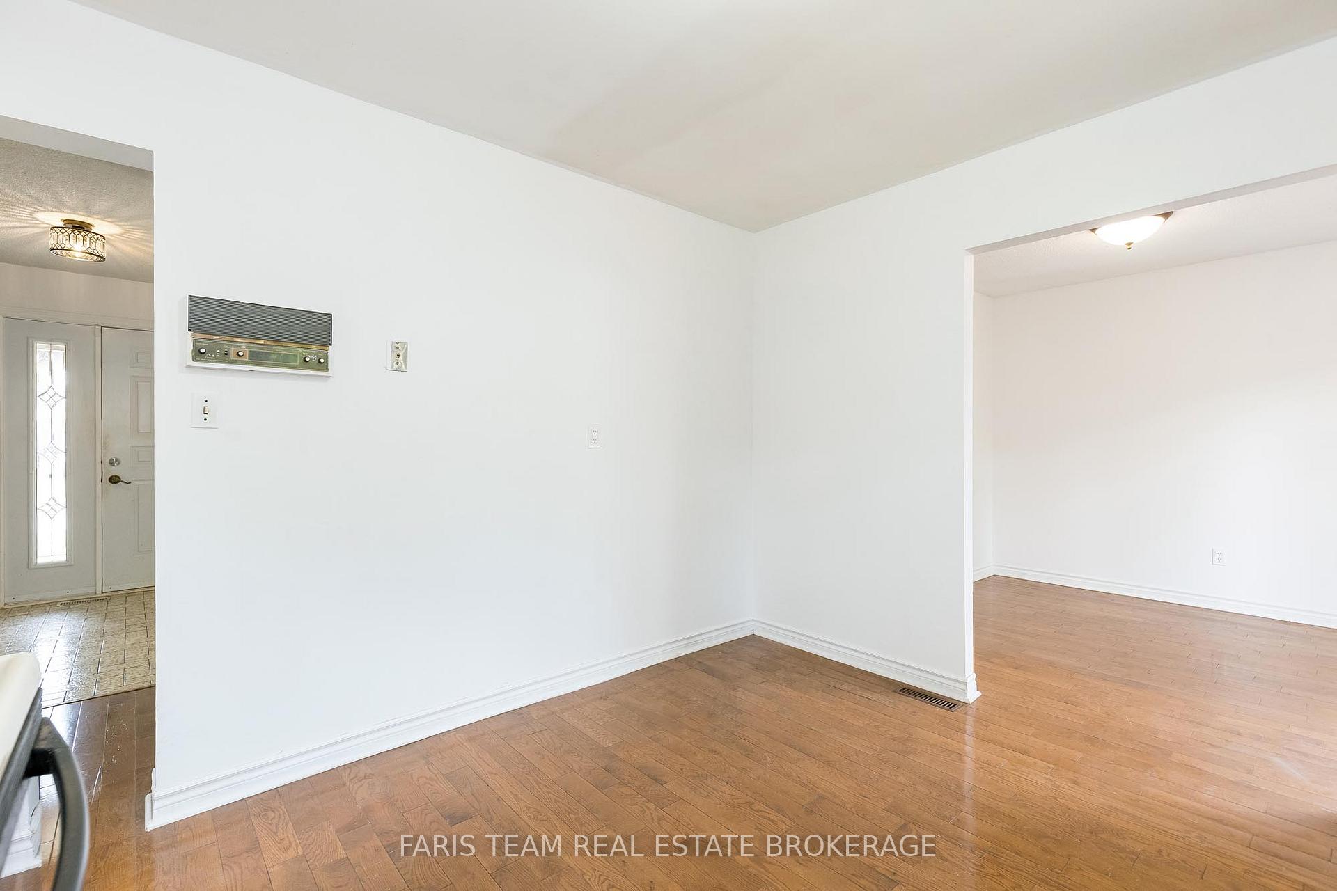 Photo 15 of 41 Farmingdale Crescent, Barrie, Cundles East — HOMEH