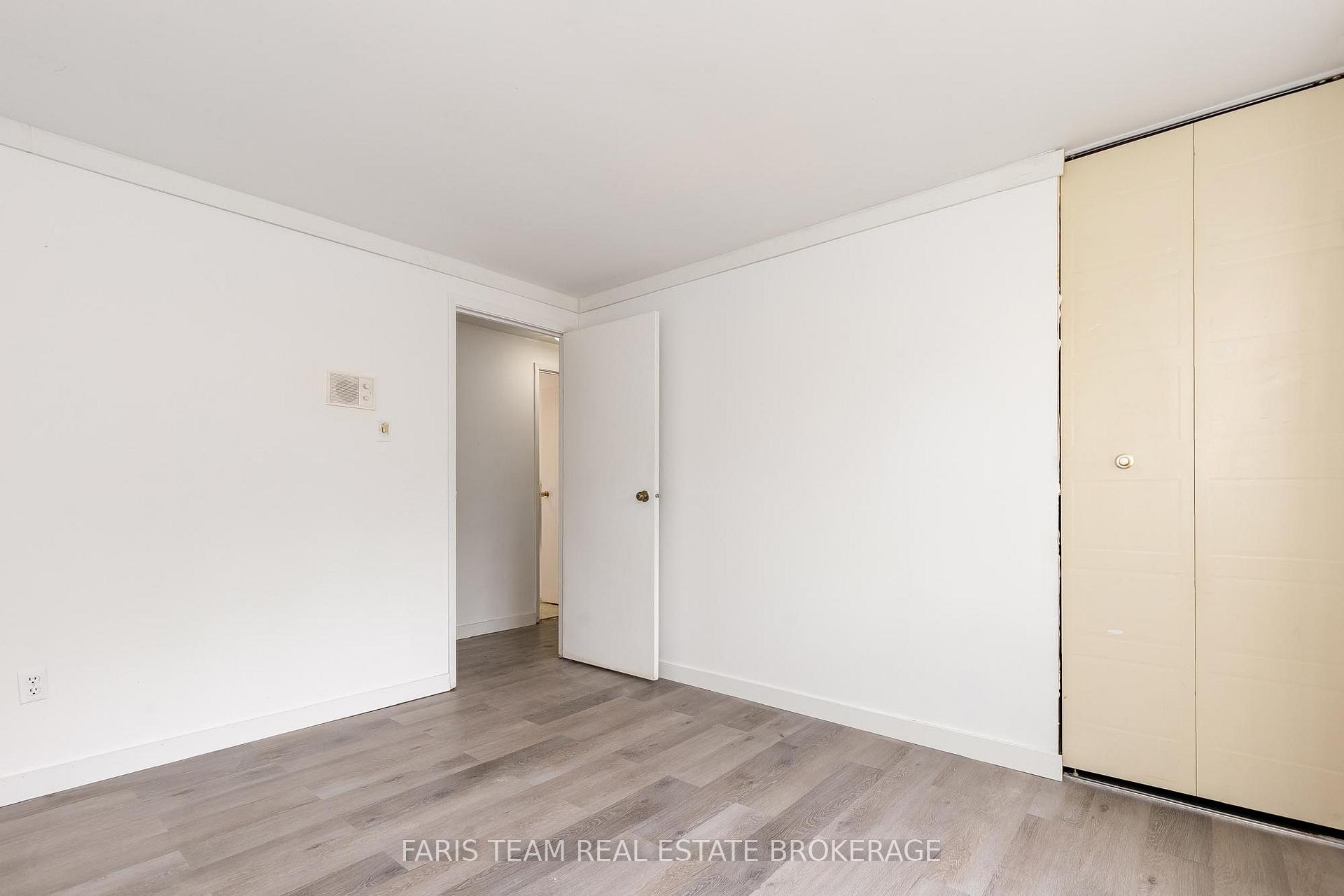 Photo 23 of 41 Farmingdale Crescent, Barrie, Cundles East — HOMEH