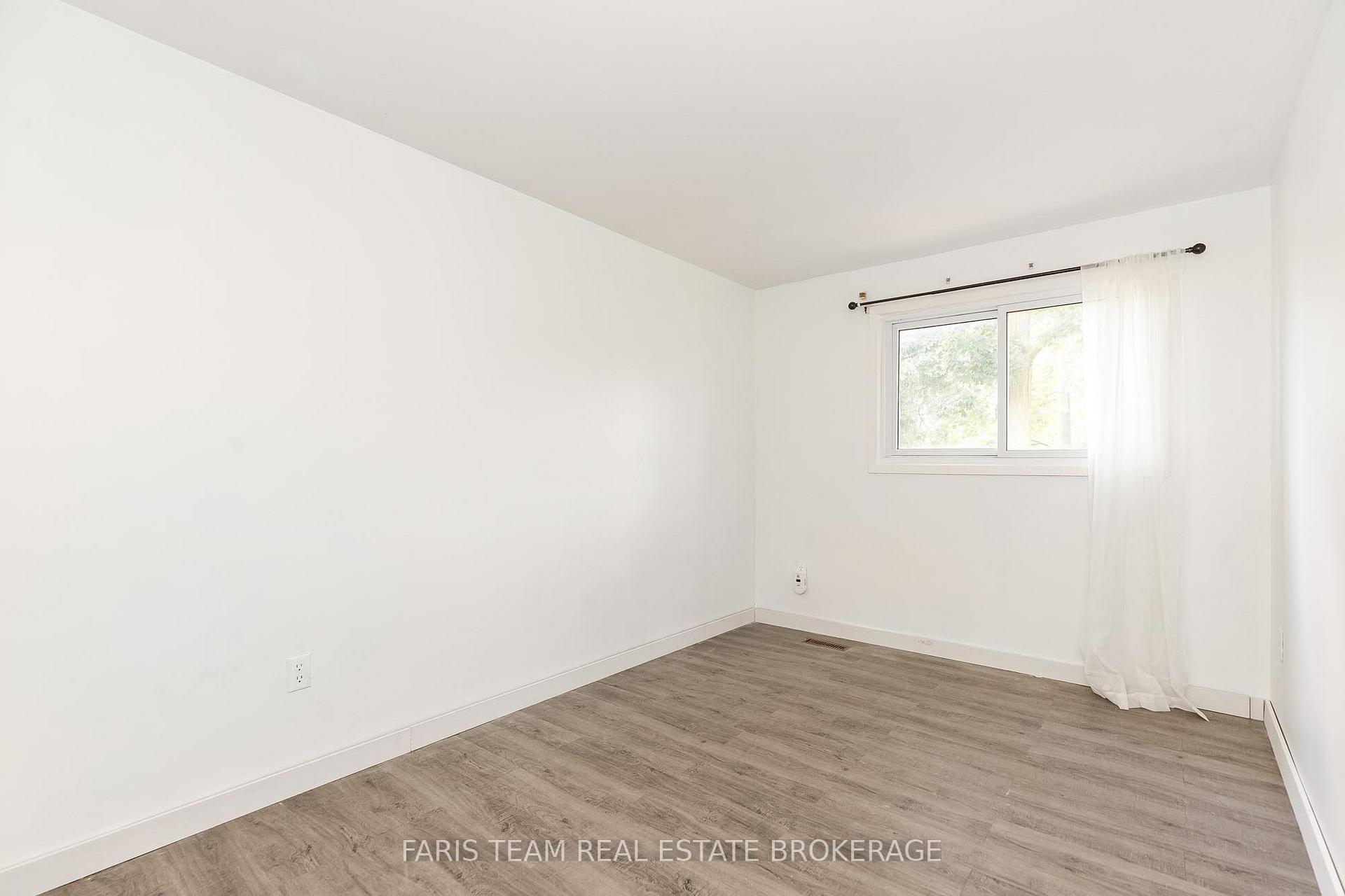 Photo 29 of 41 Farmingdale Crescent, Barrie, Cundles East — HOMEH
