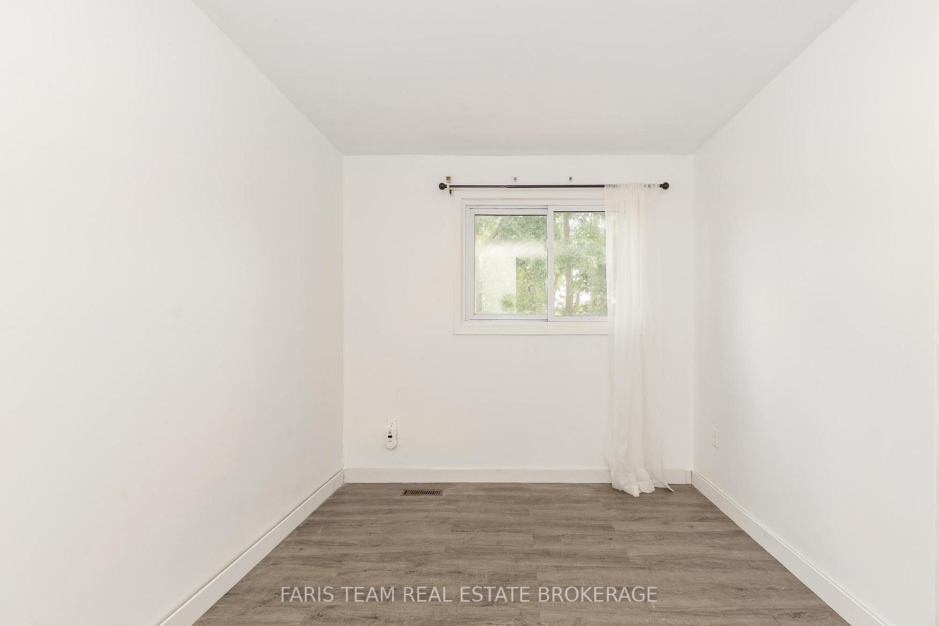 Photo 30 of 41 Farmingdale Crescent, Barrie, Cundles East — HOMEH