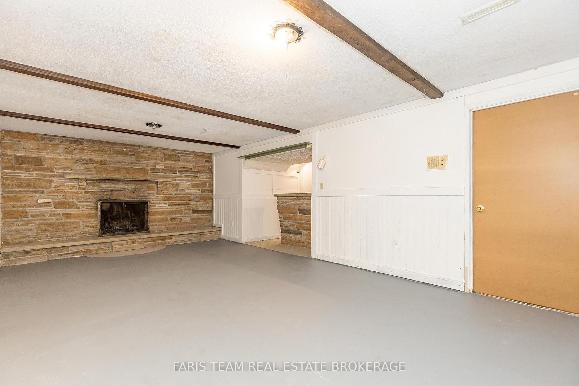 Photo 35 of 41 Farmingdale Crescent, Barrie, Cundles East — HOMEH