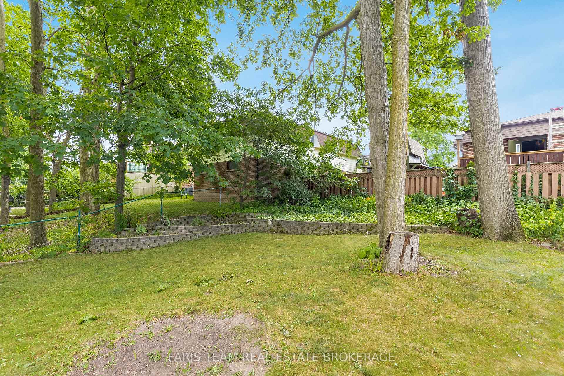 Photo 45 of 41 Farmingdale Crescent, Barrie, Cundles East — HOMEH
