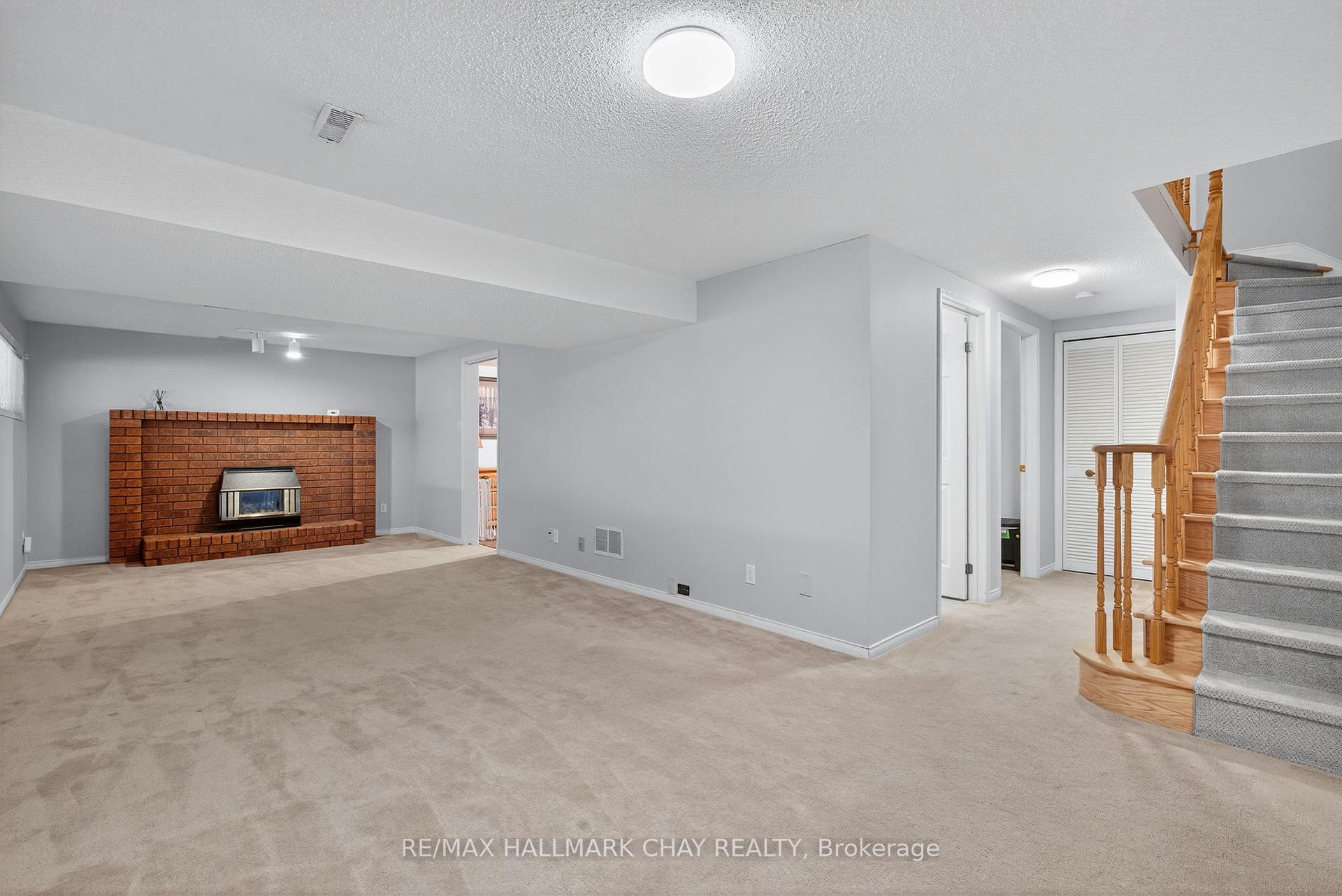 Photo 38 of 33 Parkette Drive, New Tecumseth, Rural New Tecumseth — HOMEH