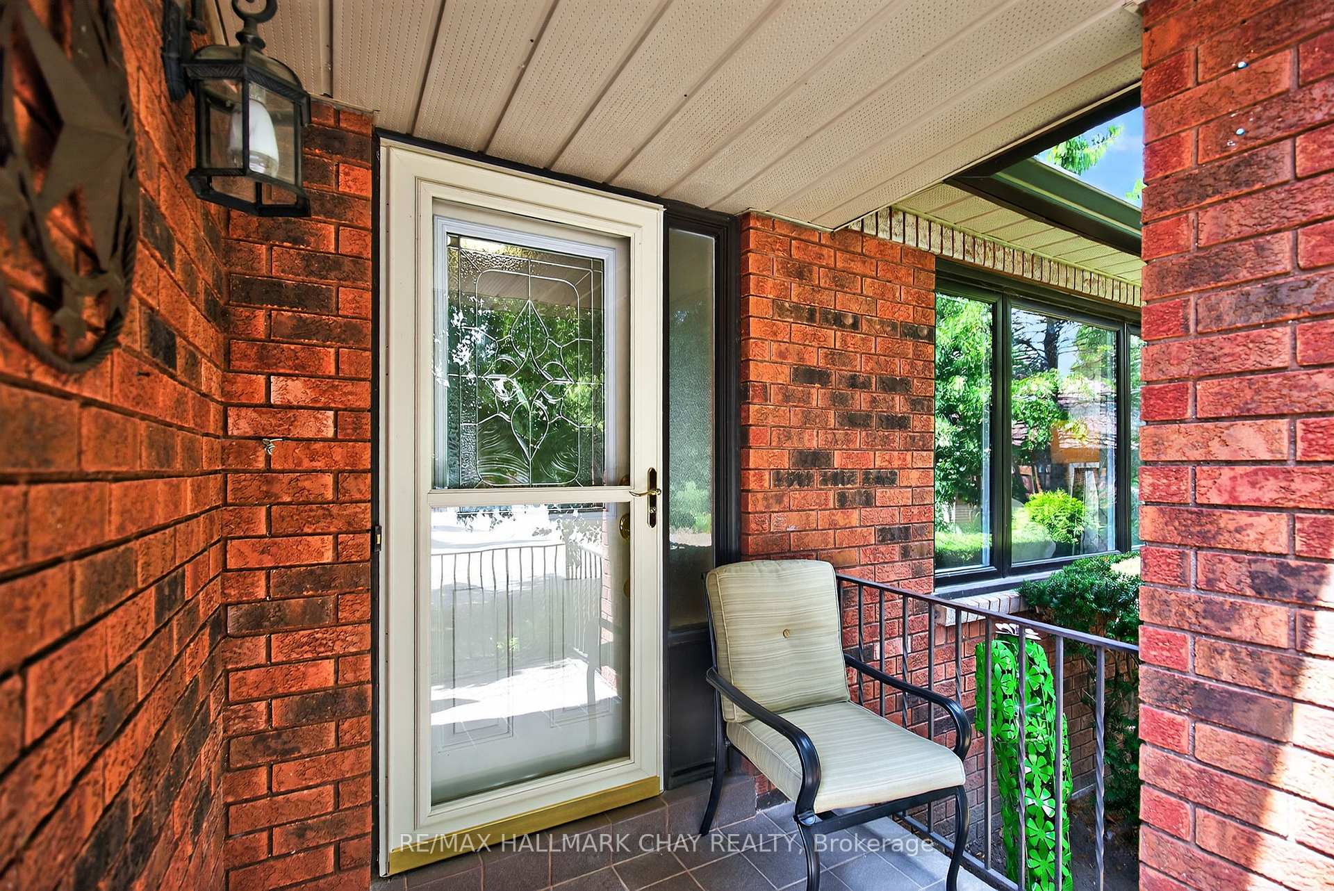 Photo 3 of 33 Parkette Drive, New Tecumseth, Rural New Tecumseth — HOMEH