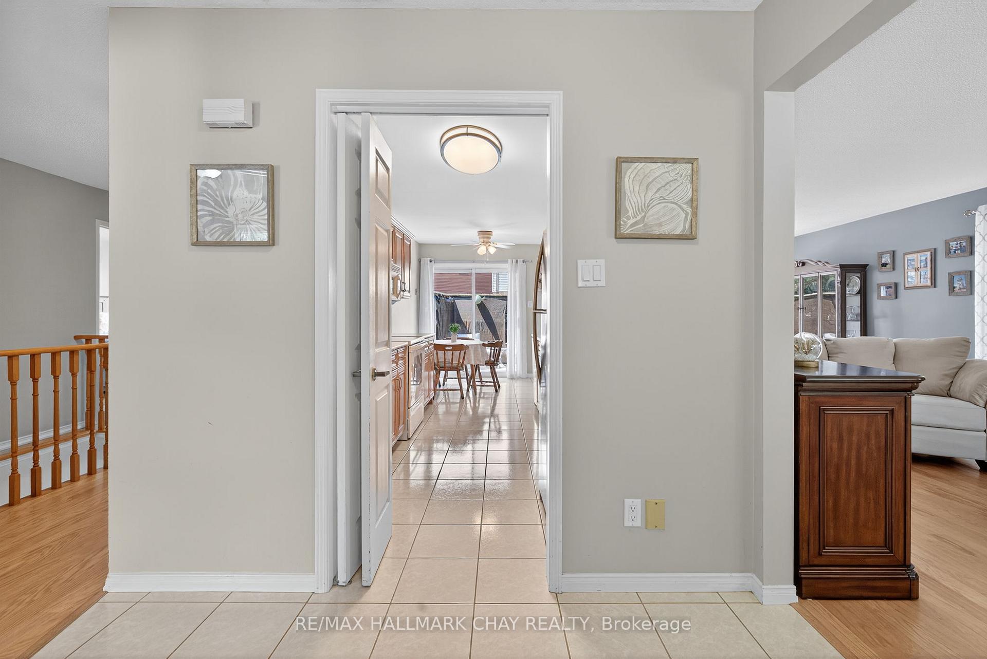 Photo 5 of 33 Parkette Drive, New Tecumseth, Rural New Tecumseth — HOMEH