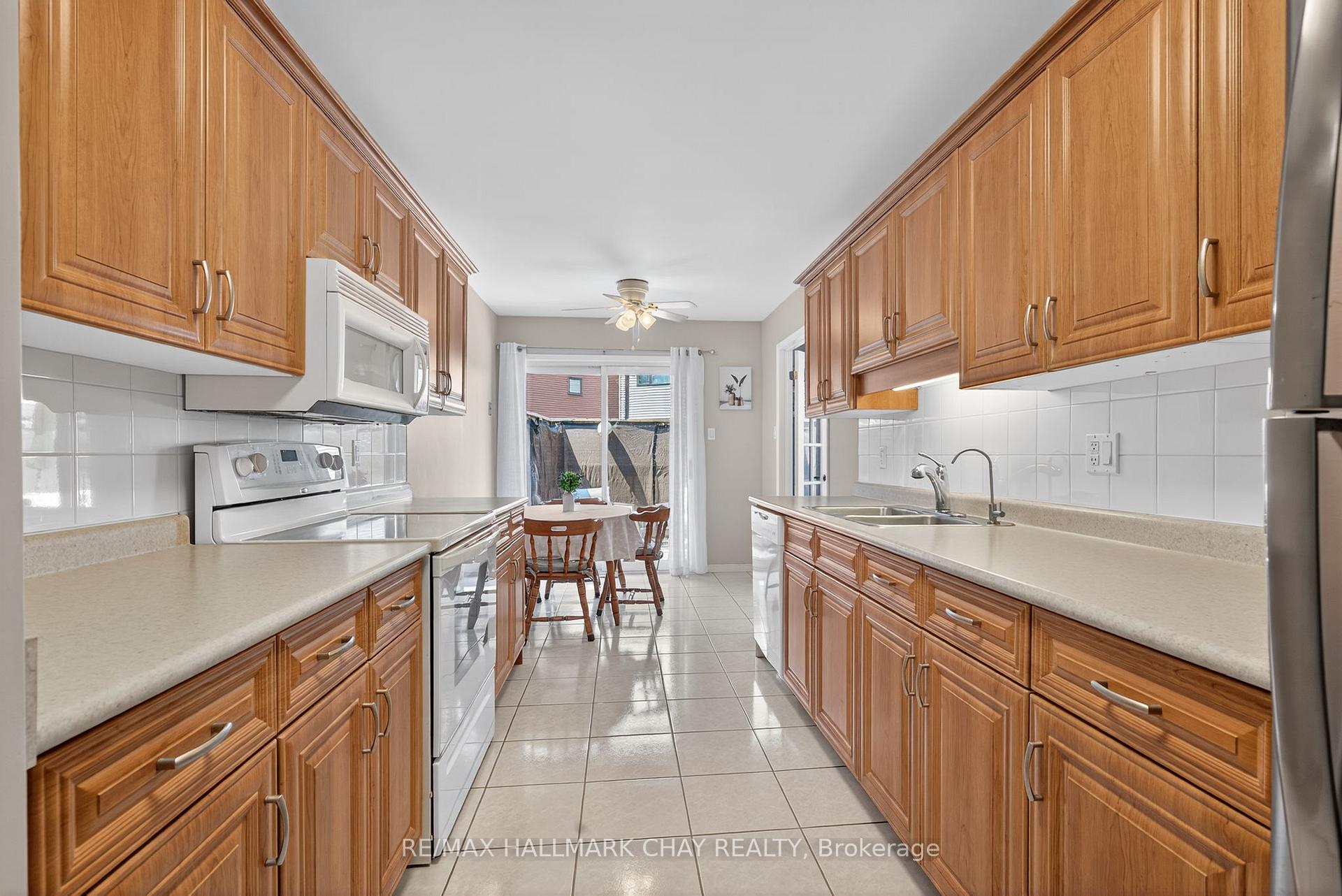 Photo 8 of 33 Parkette Drive, New Tecumseth, Rural New Tecumseth — HOMEH