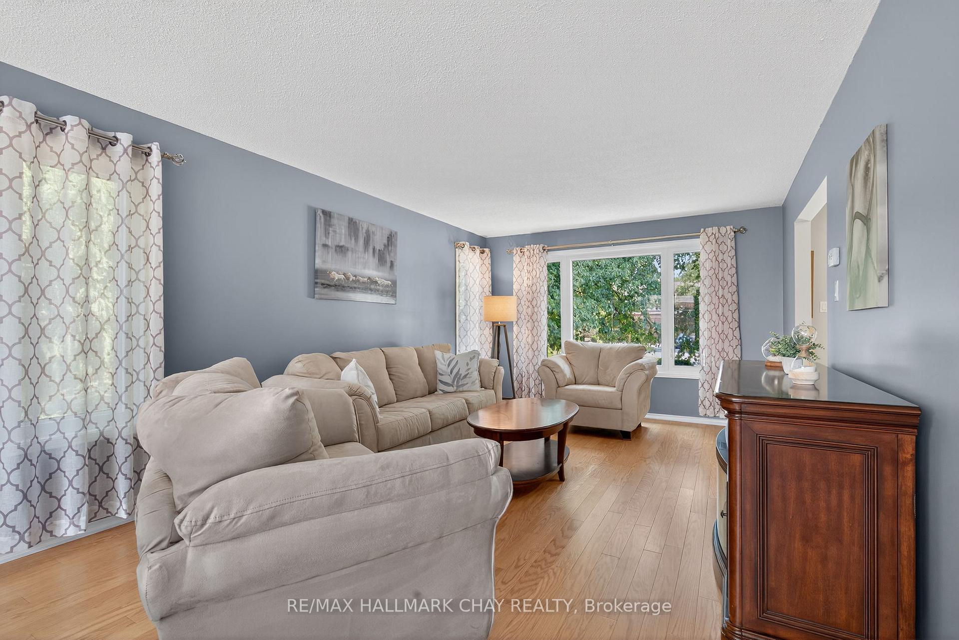 Photo 14 of 33 Parkette Drive, New Tecumseth, Rural New Tecumseth — HOMEH