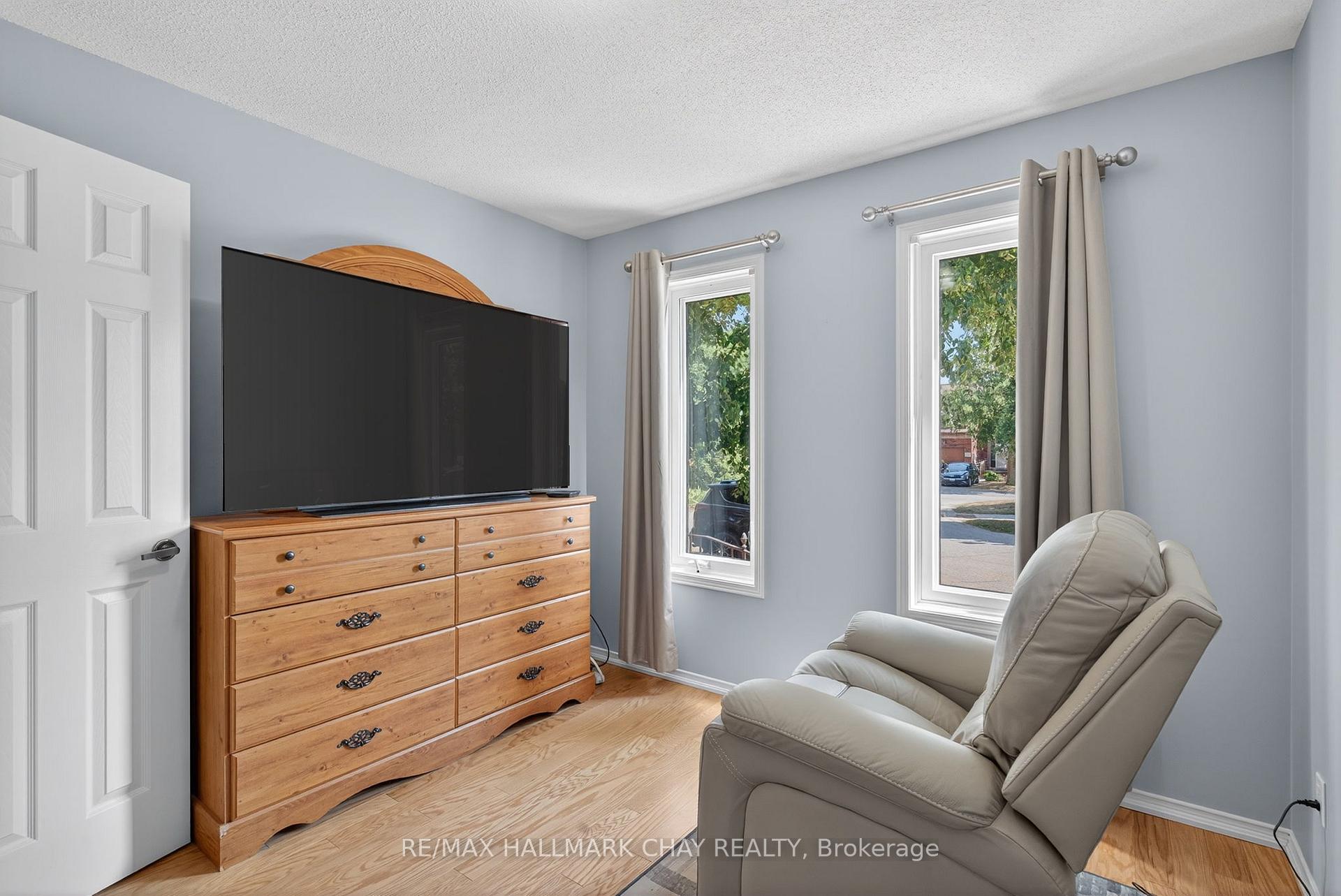 Photo 15 of 33 Parkette Drive, New Tecumseth, Rural New Tecumseth — HOMEH