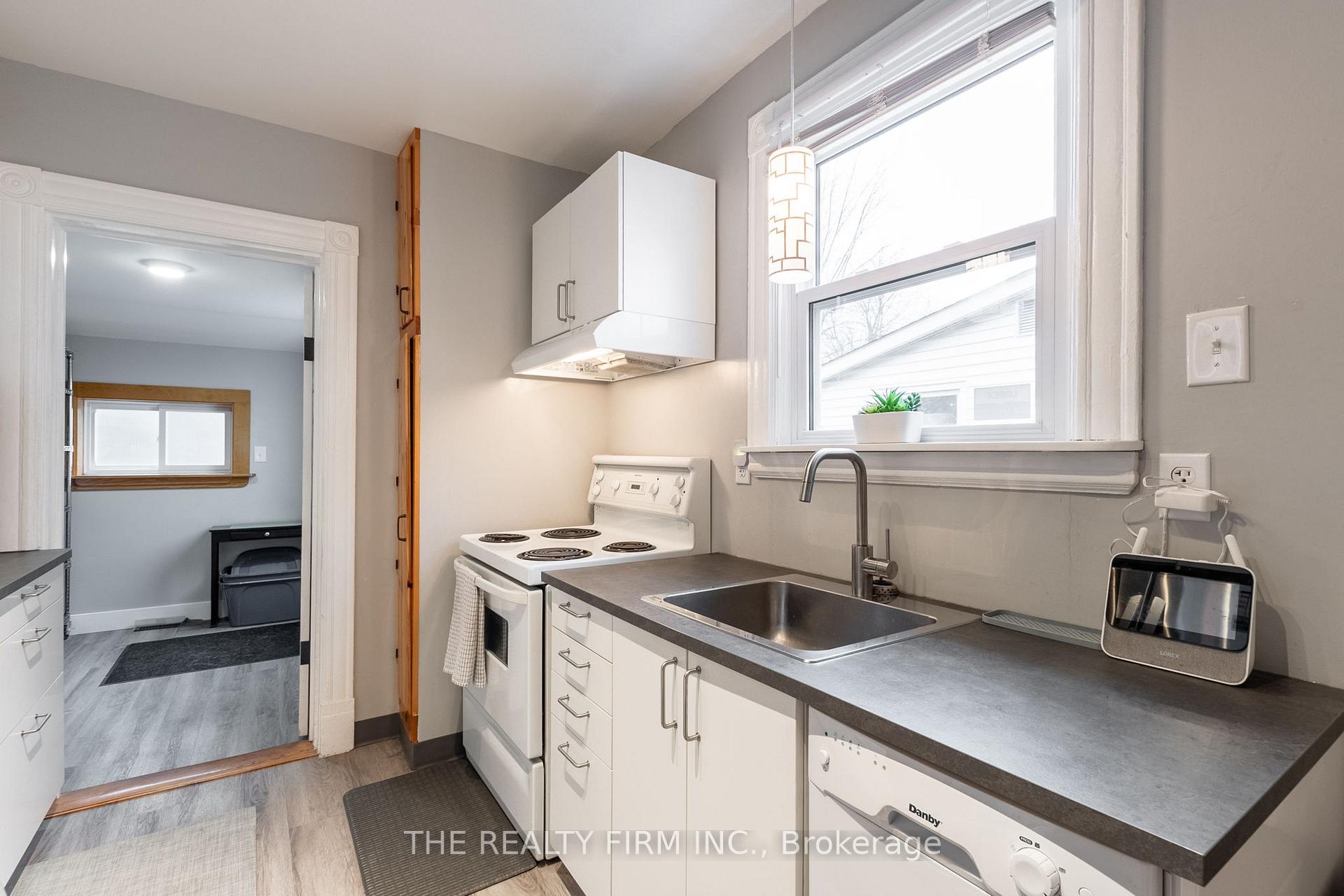 Photo 15 of 55 West Avenue W, St. Thomas — HOMEH