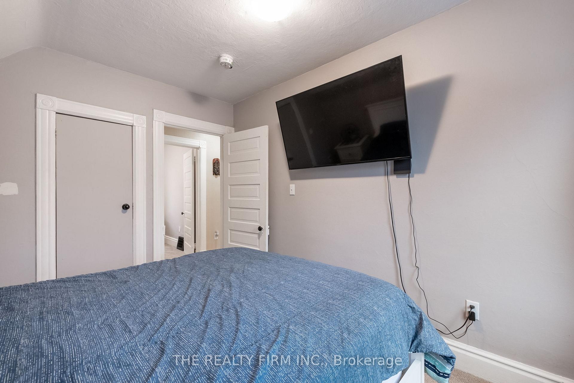Photo 19 of 55 West Avenue W, St. Thomas — HOMEH