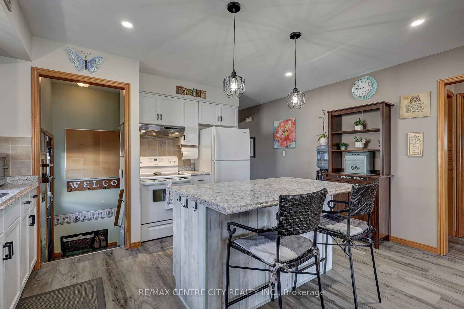 Photo 8 of 627 Highview Drive, St. Thomas — HOMEH